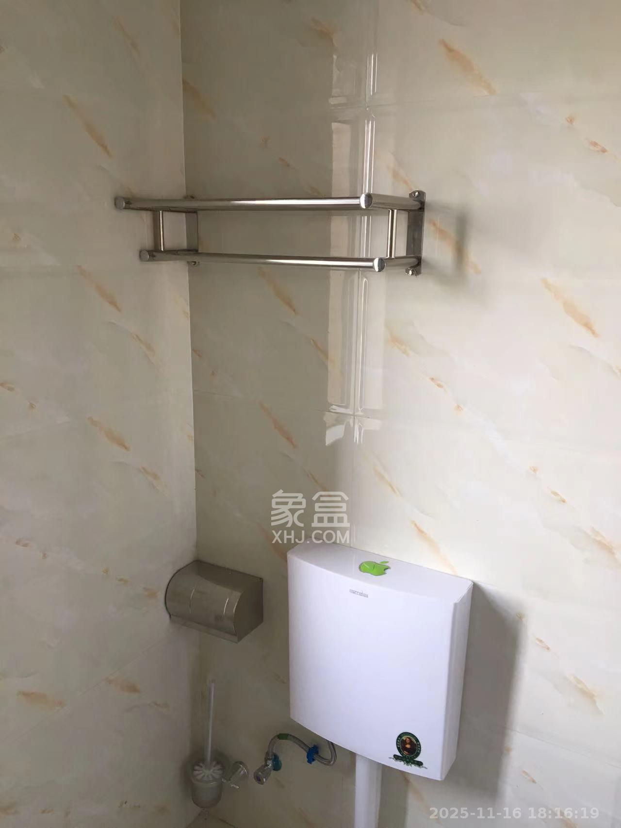 兴旺双铁城  1室2厅1卫    2450.0元/月室内图