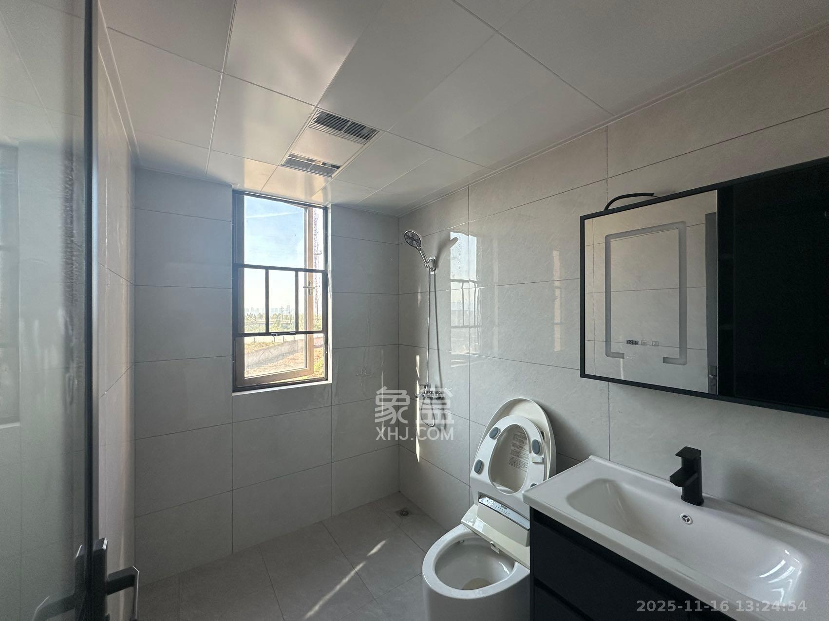 绿地海外滩二期 3室1厅1卫 2400.0元/月 绿地海外滩二期 3室1厅1卫 2400.0元/月室内图