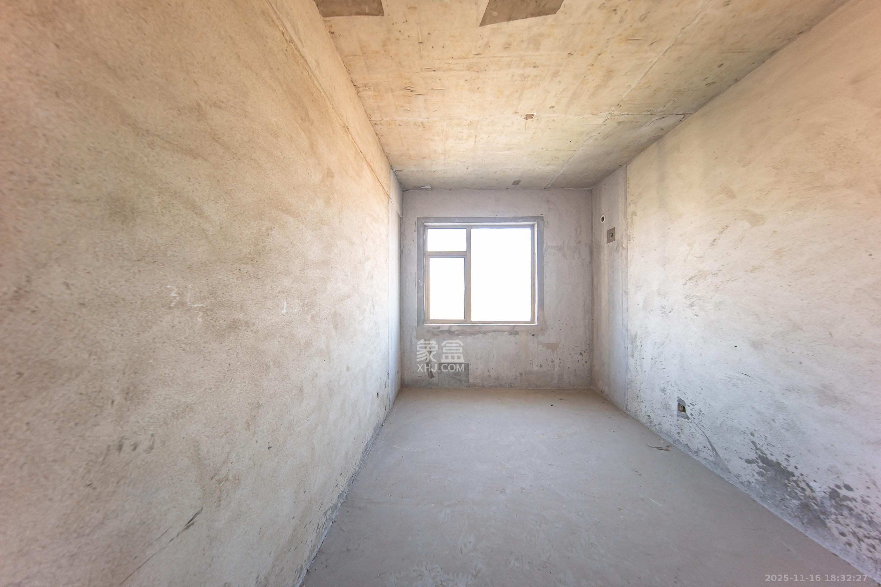 江山帝景雅典  4室2厅1卫    160.0万卧室