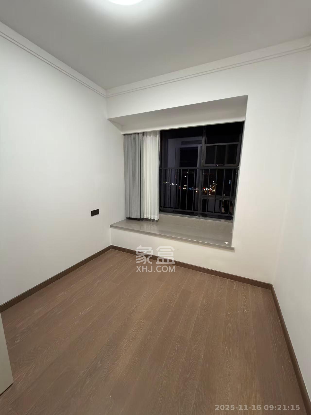 金地都会风華  4室2厅2卫    3600.0元/月室内图