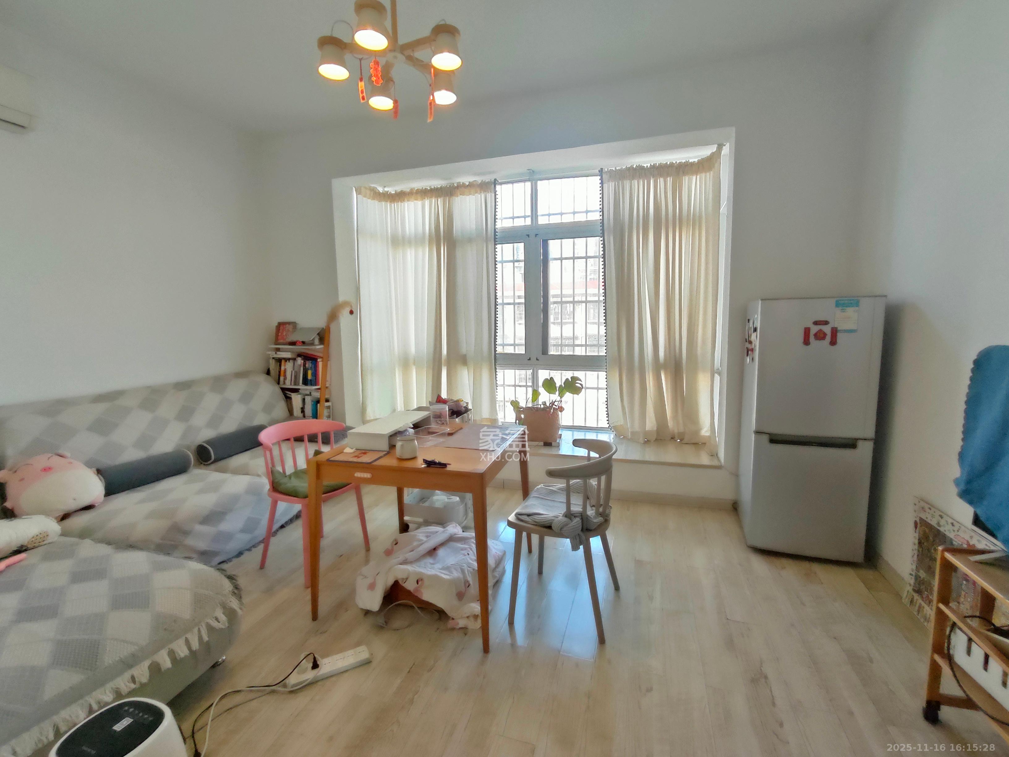 金信阳光在线  1室1厅1卫    1300.0元/月