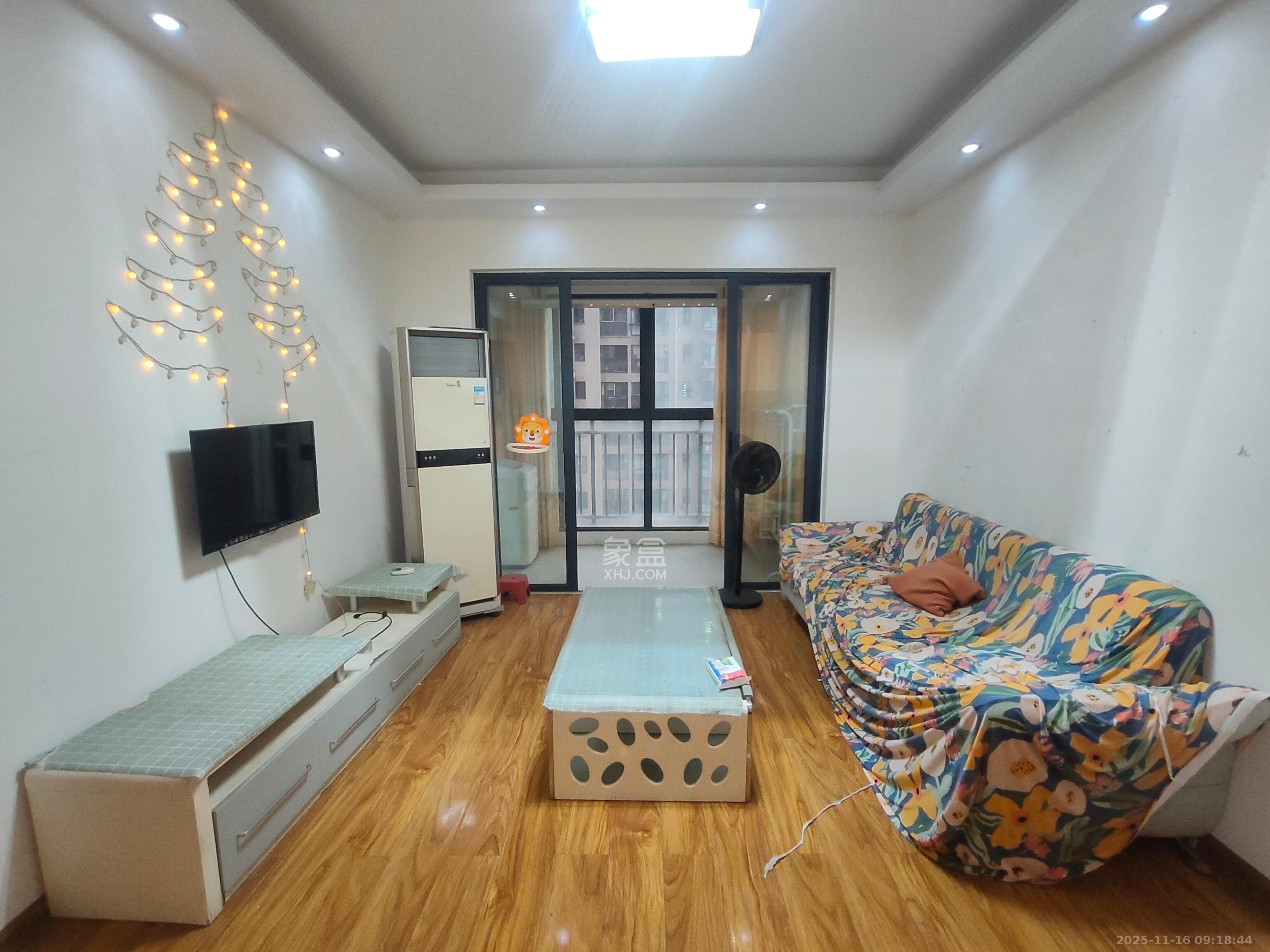 钰龙天下一期  2室2厅1卫    1800.0元/月室内图