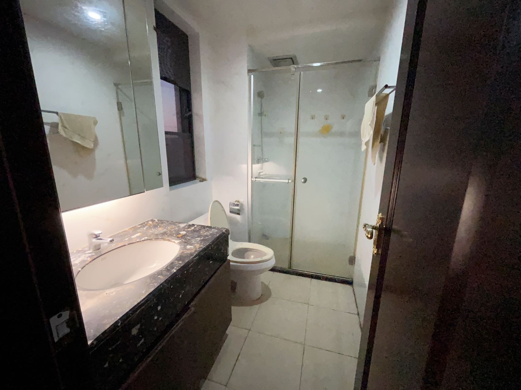 恒大海口文化旅游城 3室2厅2卫 2400.0元/月 恒大海口文化旅游城 3室2厅2卫 2400.0元/月室内图