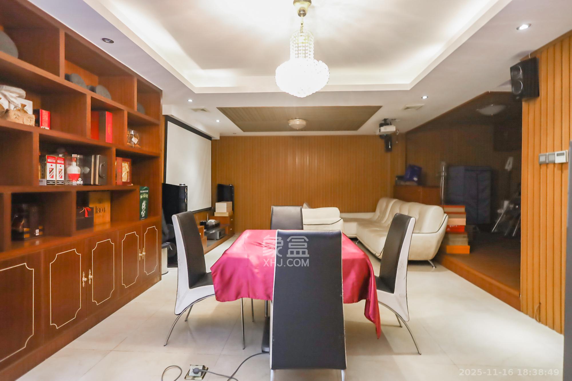 西山汇景一、二期  4室2厅2卫    356.0万其他