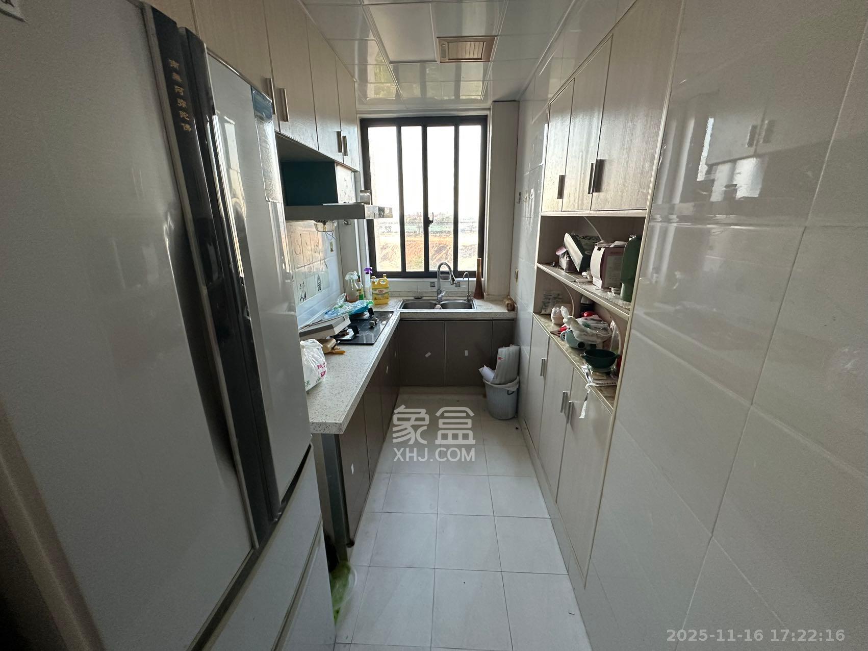 绿地海外滩一期 1室0厅0卫 2000.0元/月 绿地海外滩一期 1室0厅0卫 2000.0元/月室内图