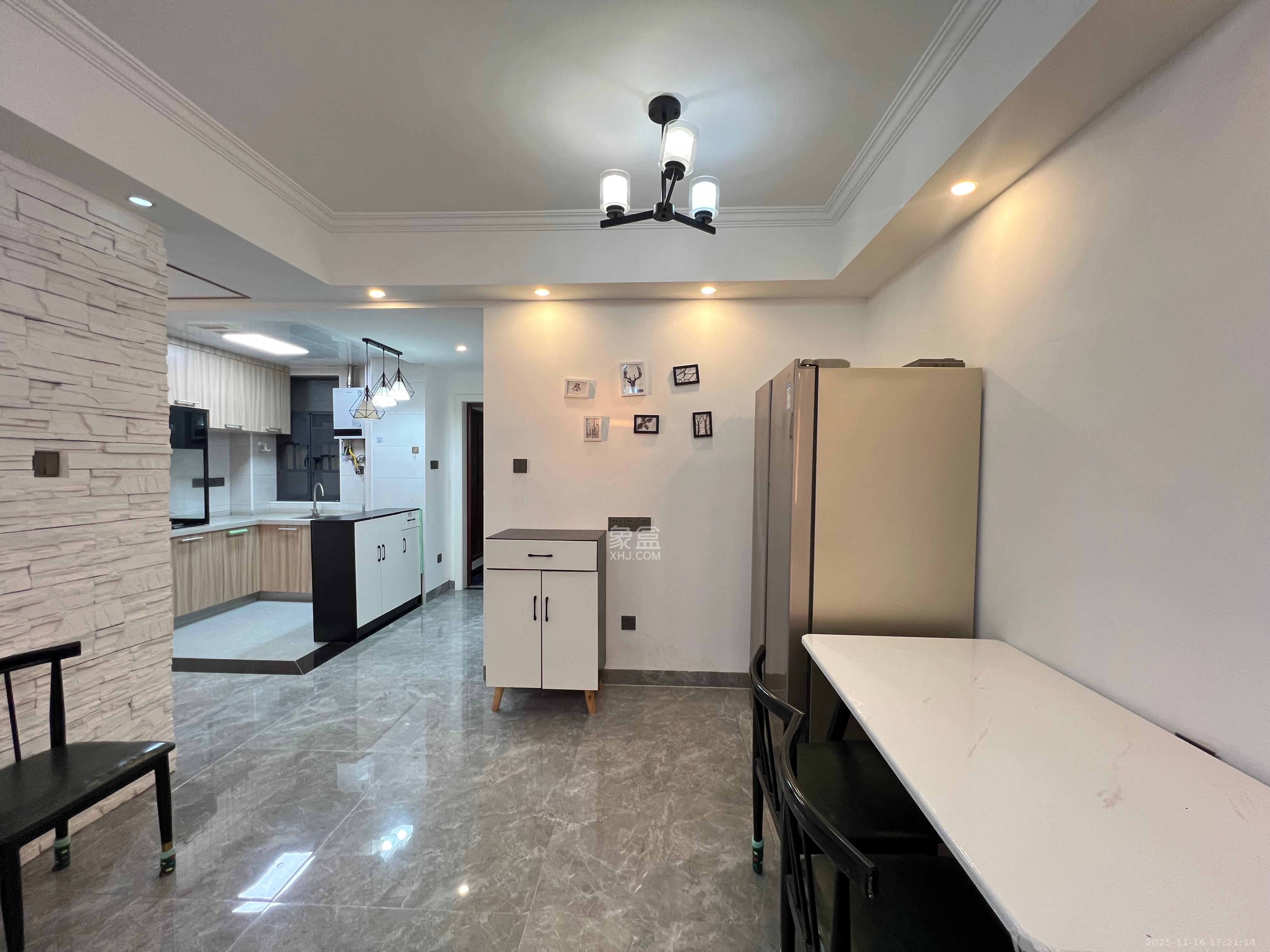 嘉雨兴园  2室1厅1卫    2700.0元/月室内图