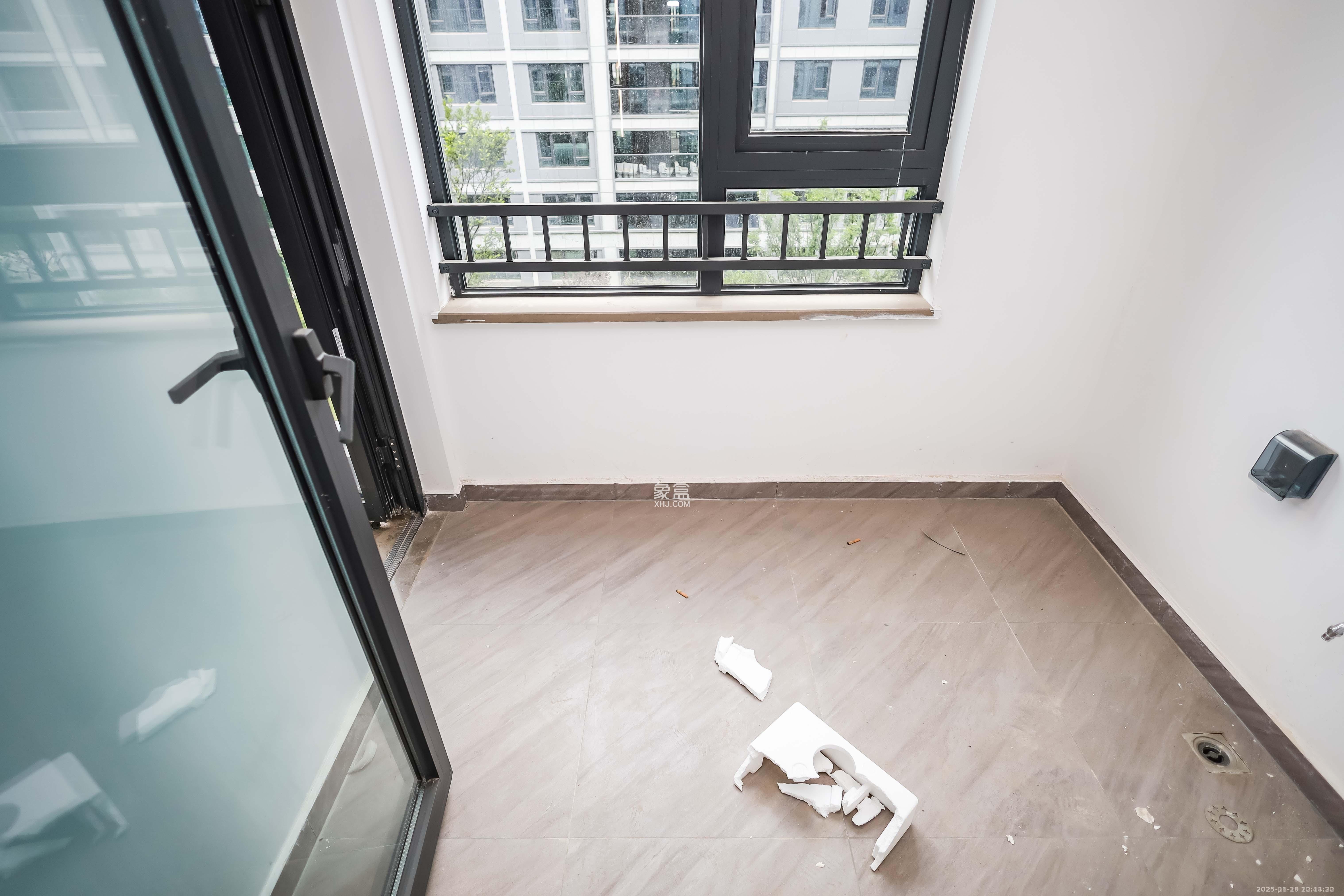 龙湖舜山府 4室2厅1卫 6000.0元/月 龙湖舜山府 4室2厅1卫 6000.0元/月室内图