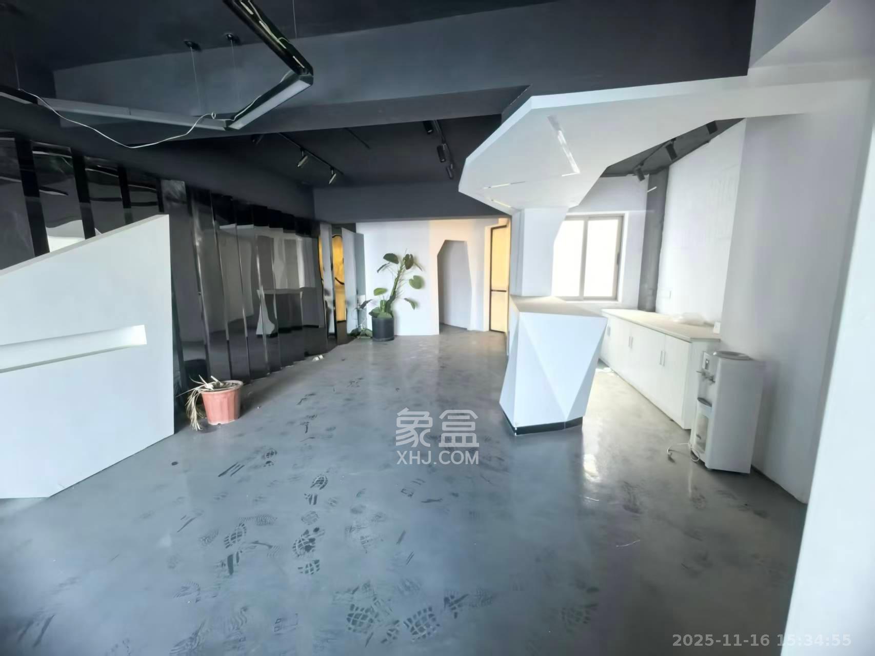 潮宗御苑  3室2厅2卫    6200.0元/月室内图