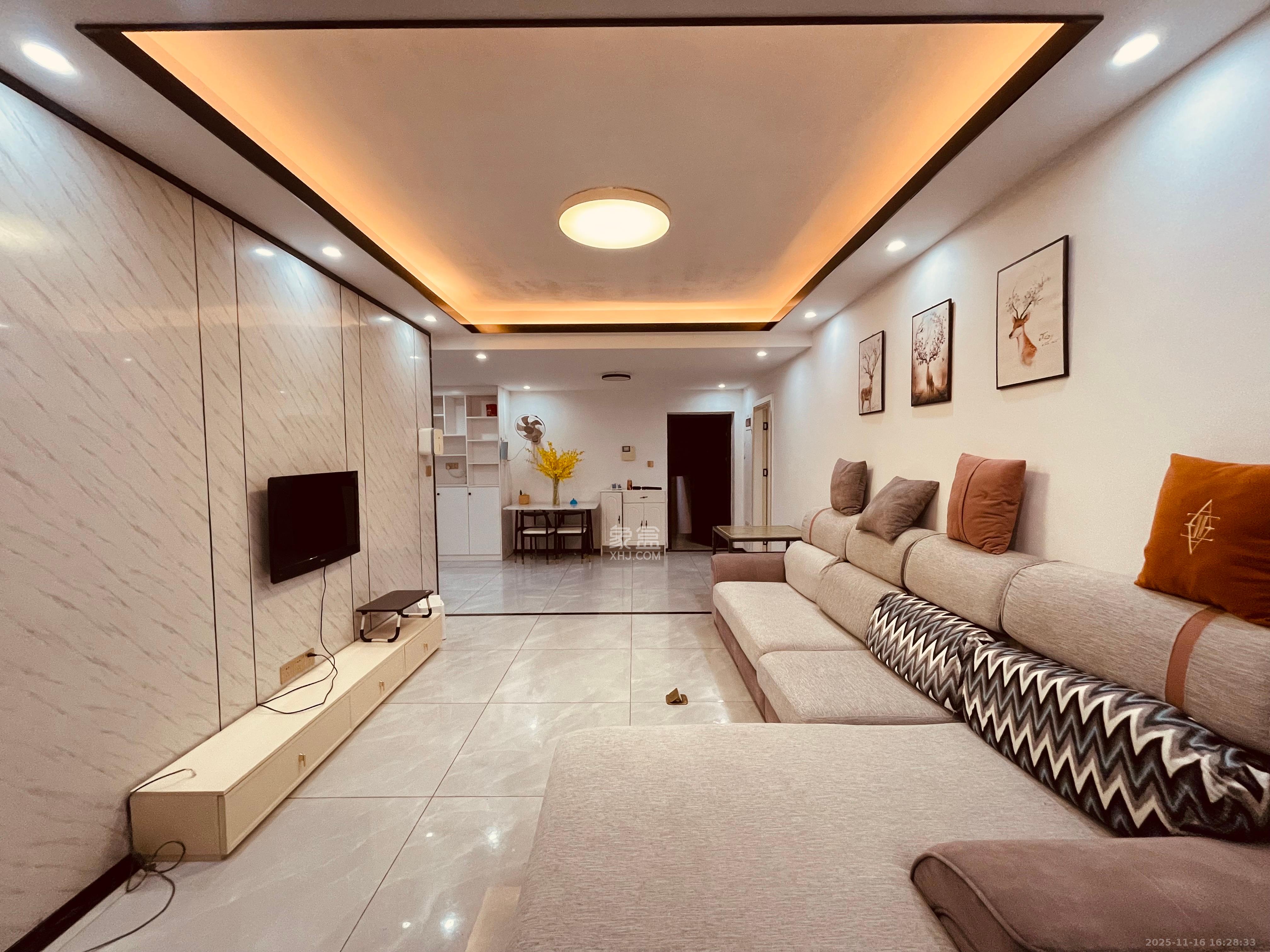 保利麓谷林语A区  2室2厅1卫    2100.0元/月室内图