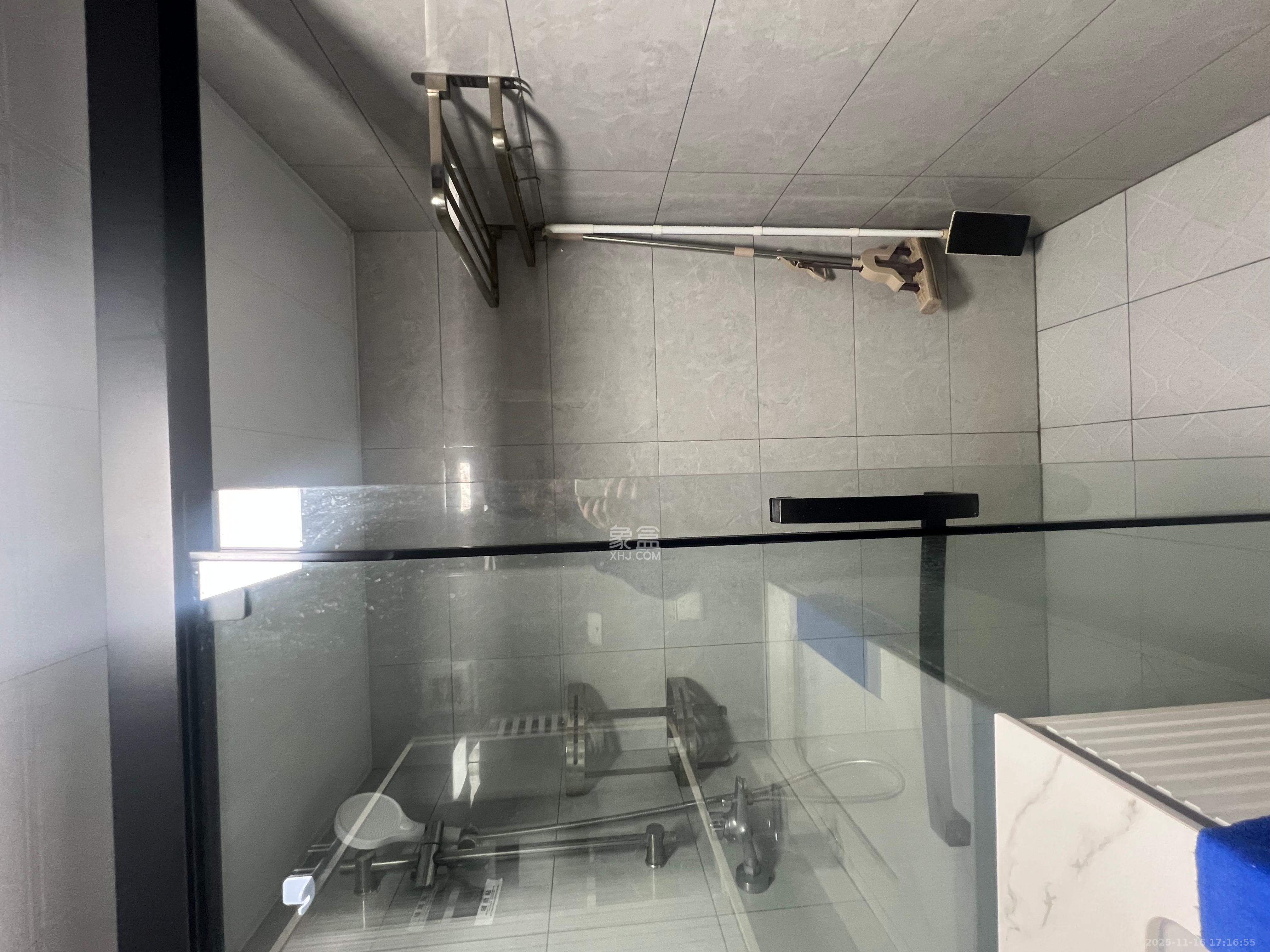 藏珑湖上公馆 1室1厅1卫 2700.0元/月 藏珑湖上公馆 1室1厅1卫 2700.0元/月室内图