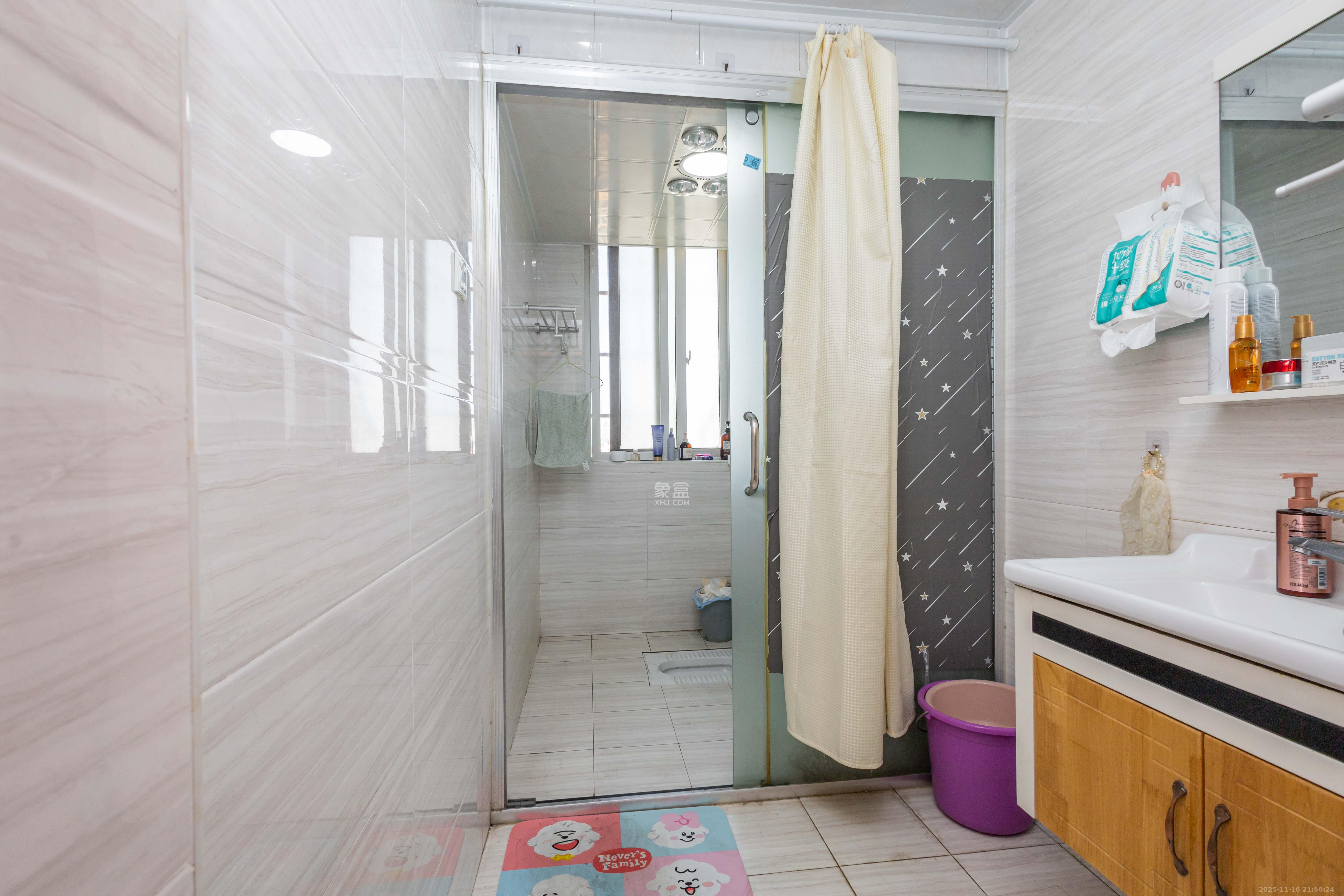 星城国际 3室2厅2卫 52.8万 星城国际 3室2厅2卫 52.8万卫生间