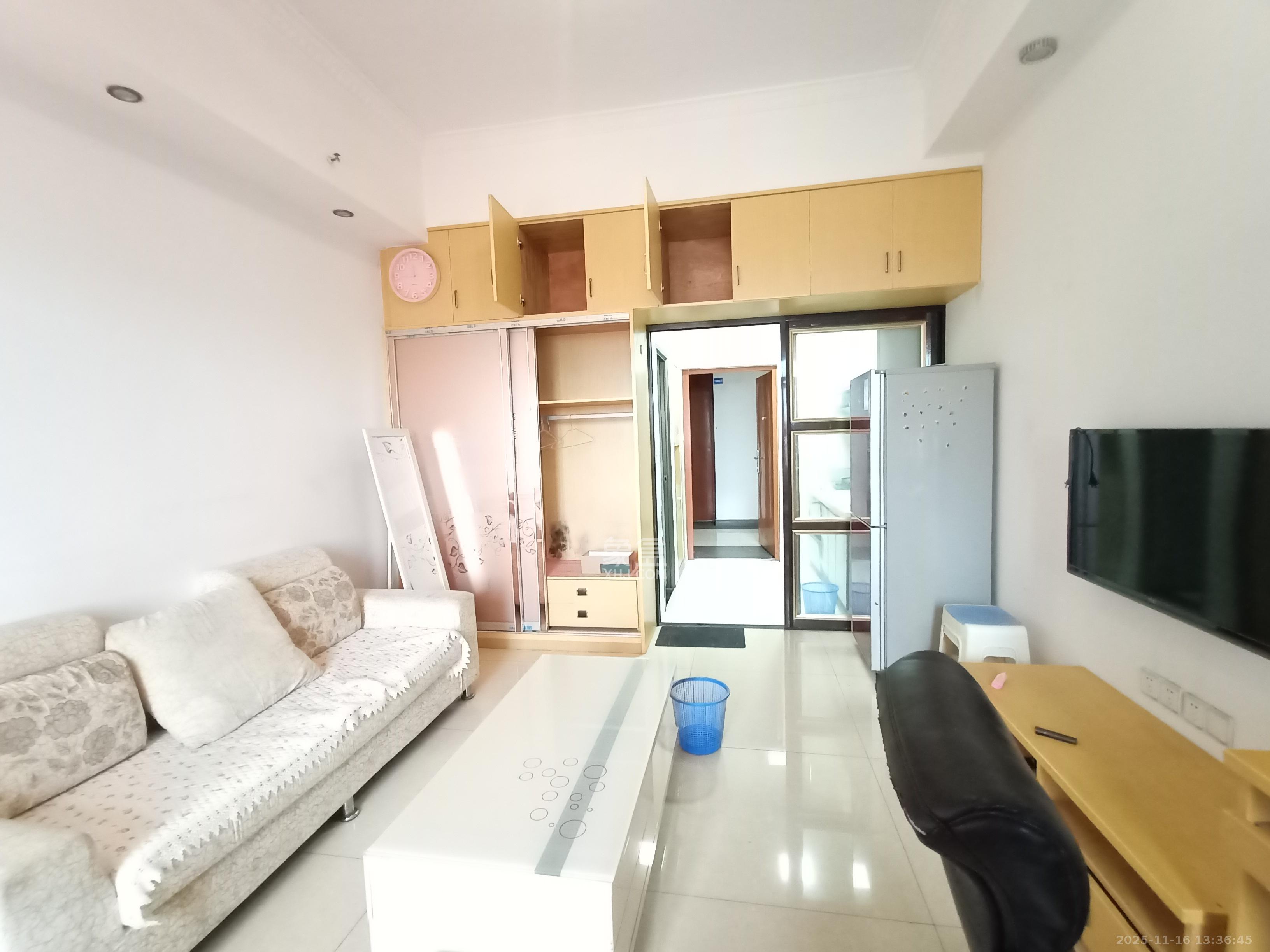 长房时代城  1室1厅1卫    1300.0元/月