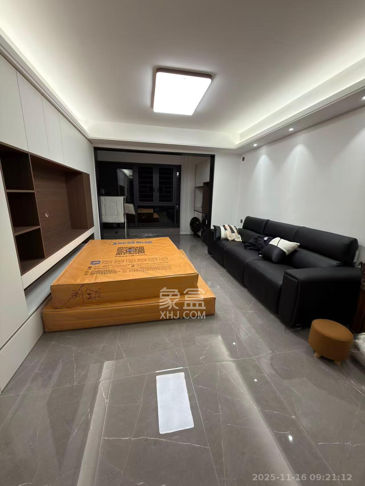 金地都会风華  4室2厅2卫    3600.0元/月