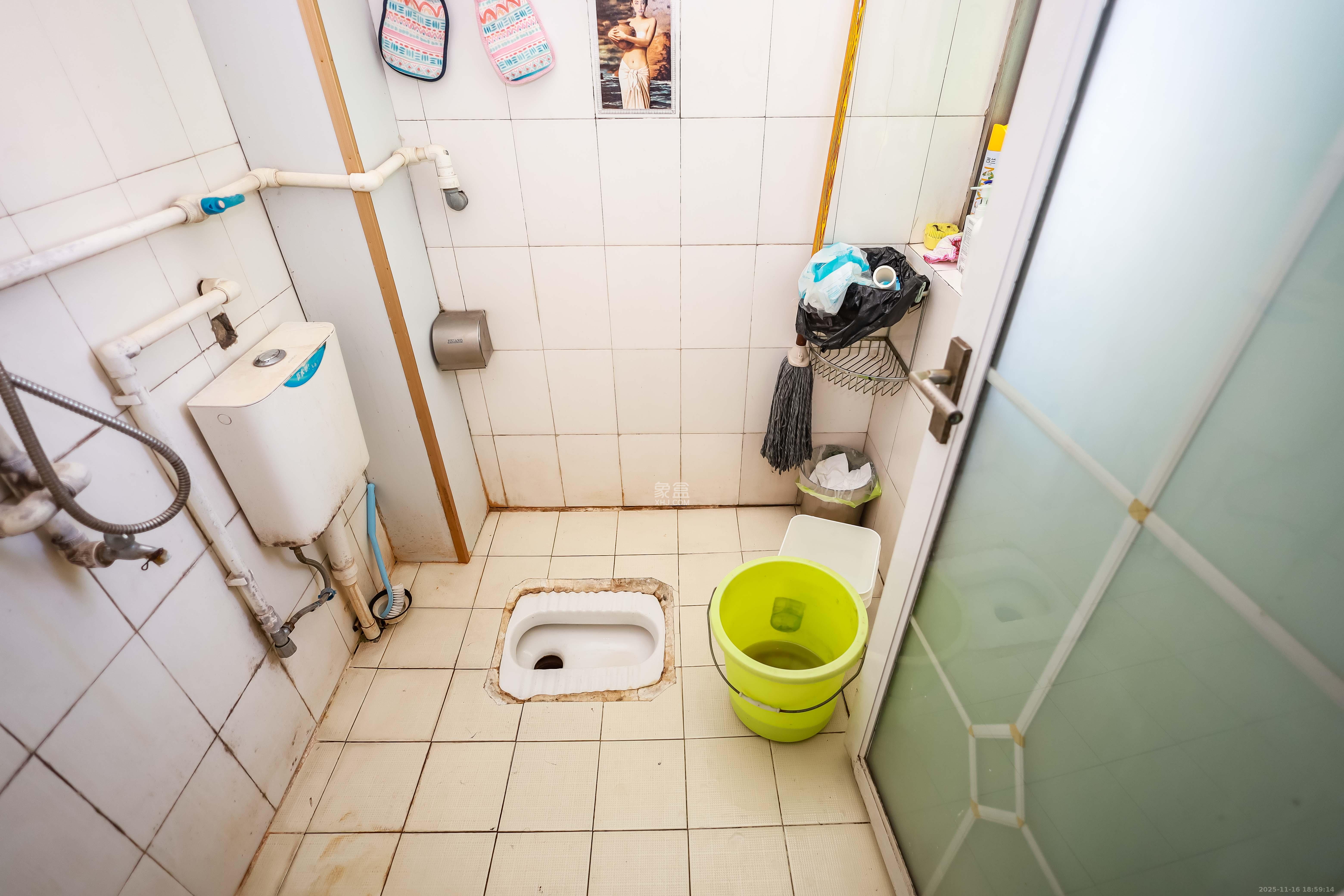 咸嘉新村嘉明苑 5室2厅2卫 105.0万 咸嘉新村嘉明苑 5室2厅2卫 105.0万卫生间