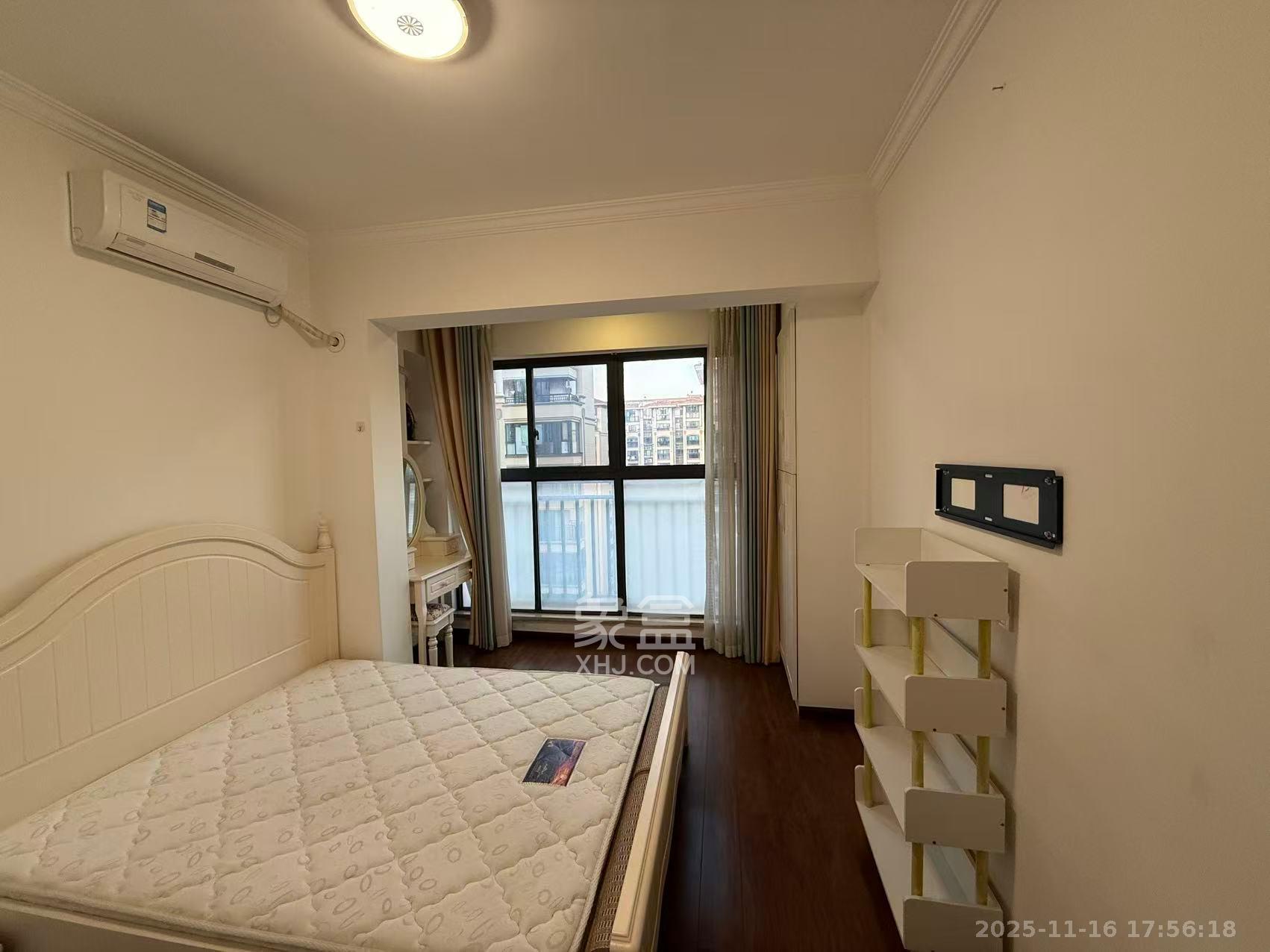 中建芙蓉嘉苑  1室2厅1卫    3000.0元/月室内图