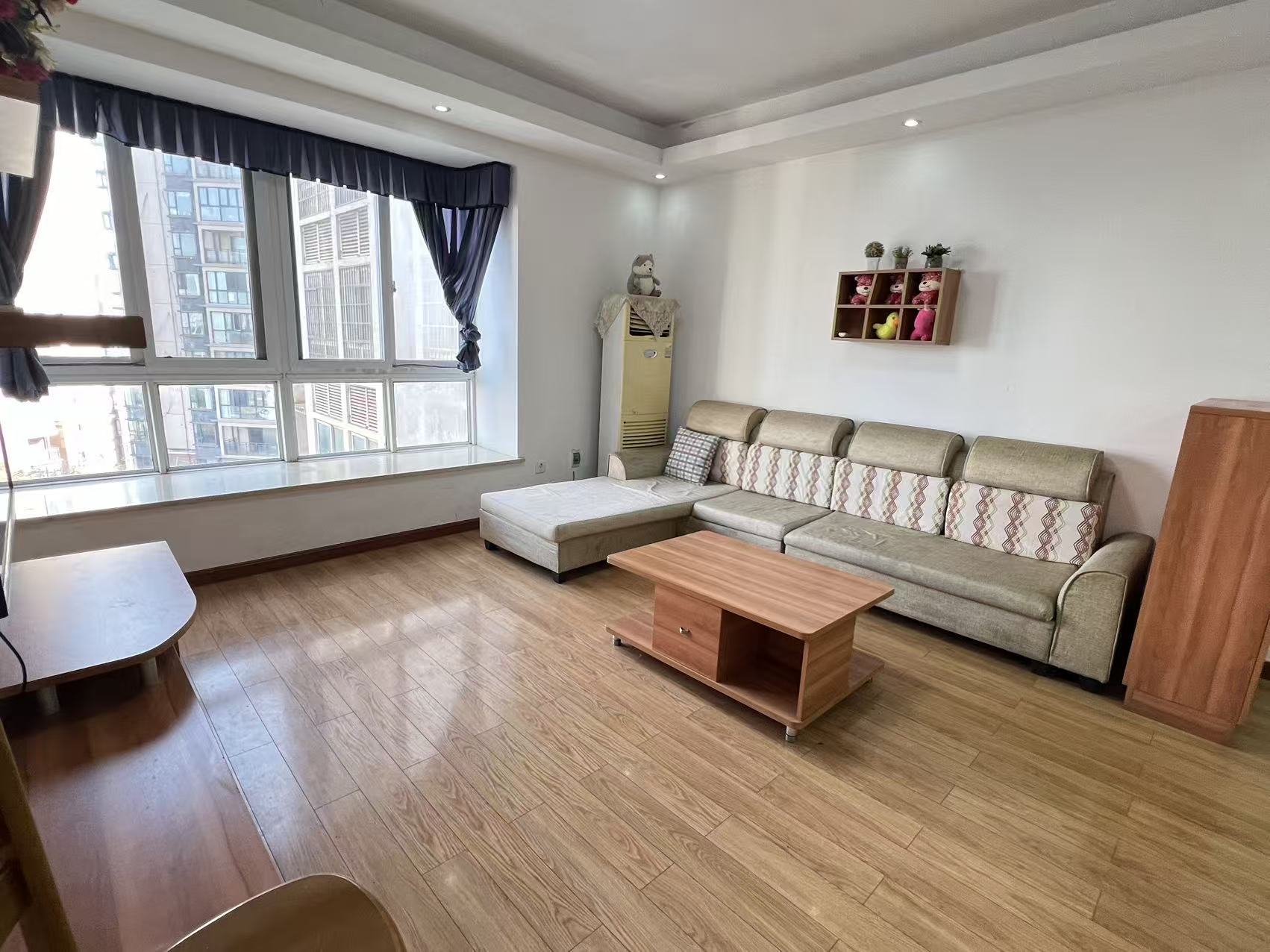 学府花园(文苑瑞景) 3室2厅2卫 1500.0元/月 学府花园(文苑瑞景) 3室2厅2卫 1500.0元/月室内图