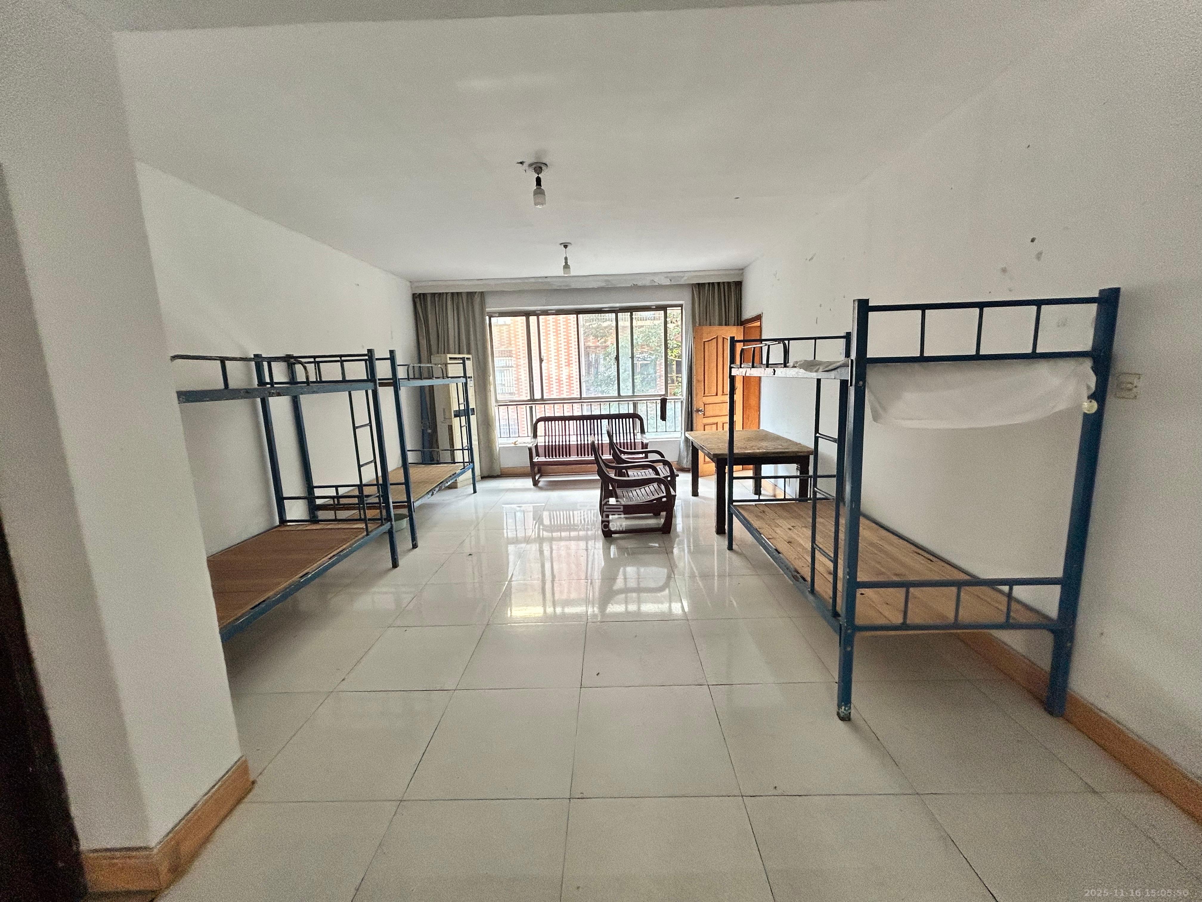 芙蓉公寓 1室2厅2卫 2500.0元/月 芙蓉公寓 1室2厅2卫 2500.0元/月室内图