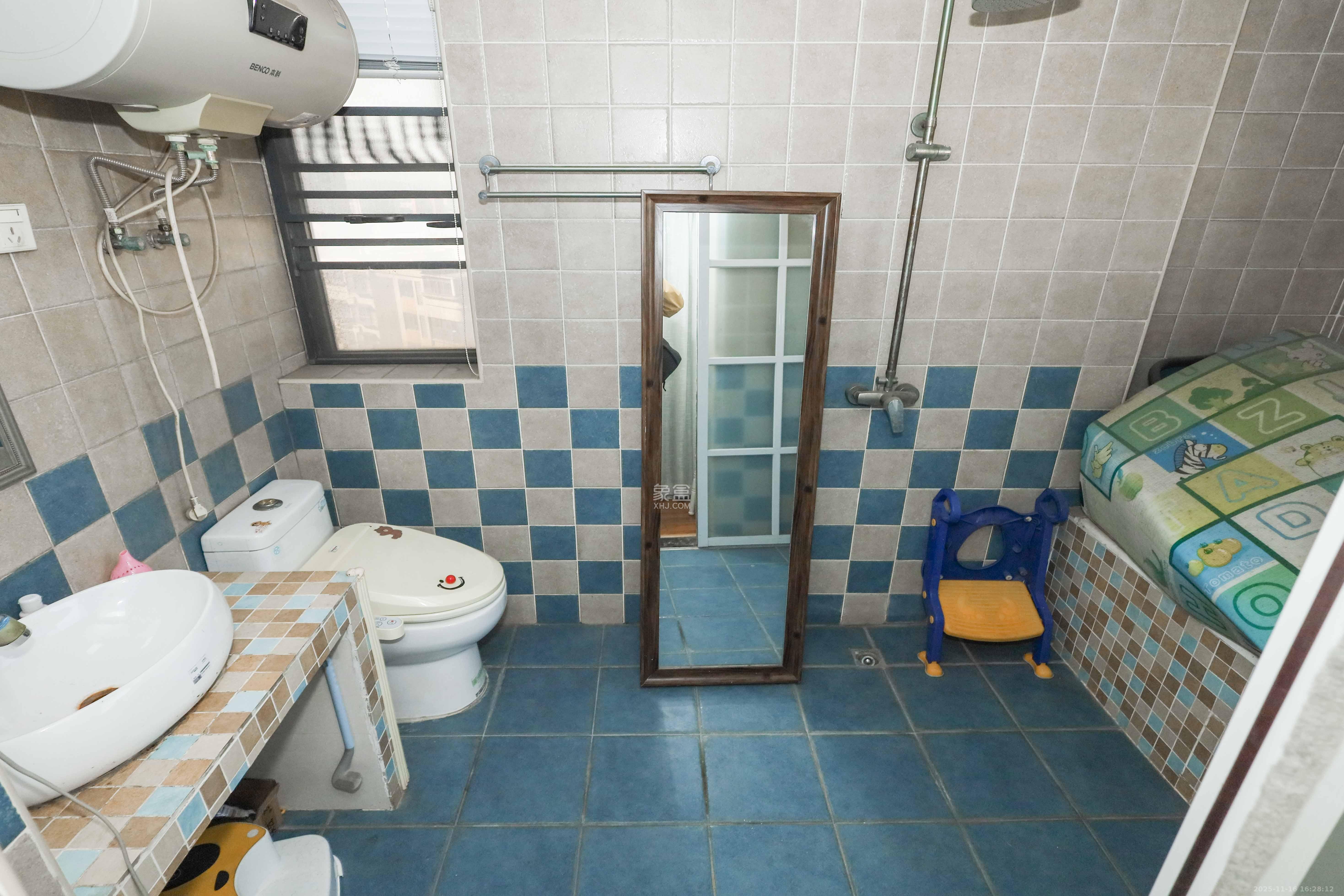 保利麓谷林语C区  4室2厅1卫    120.0万卫生间