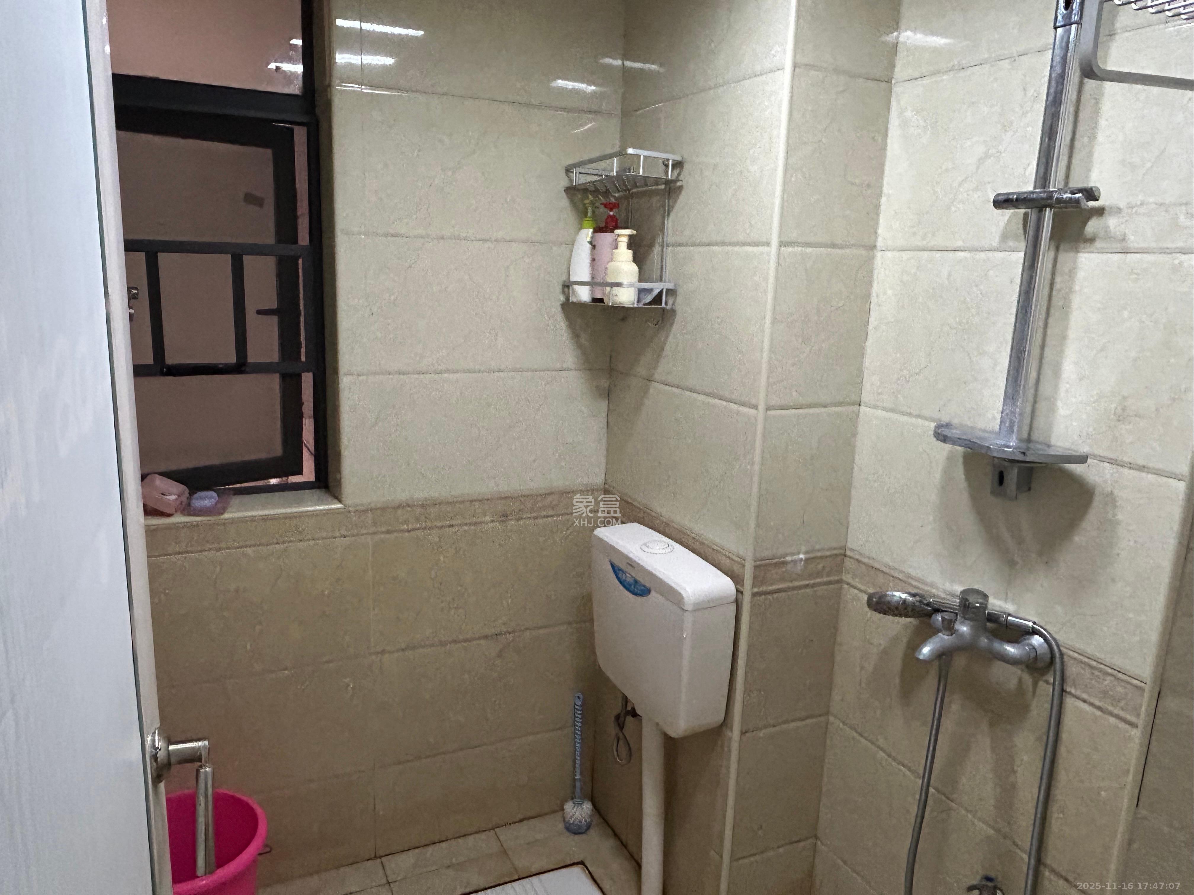 香樟兰亭（朗峰苑）  3室2厅1卫    2200.0元/月室内图