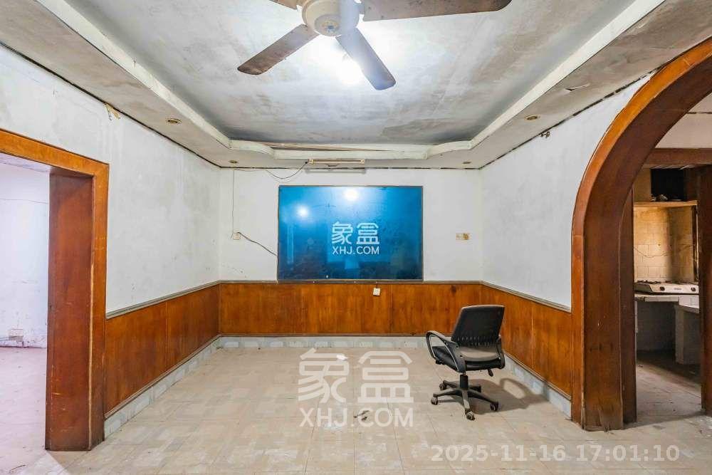 望江公寓  3室2厅2卫    1500.0元/月室内图