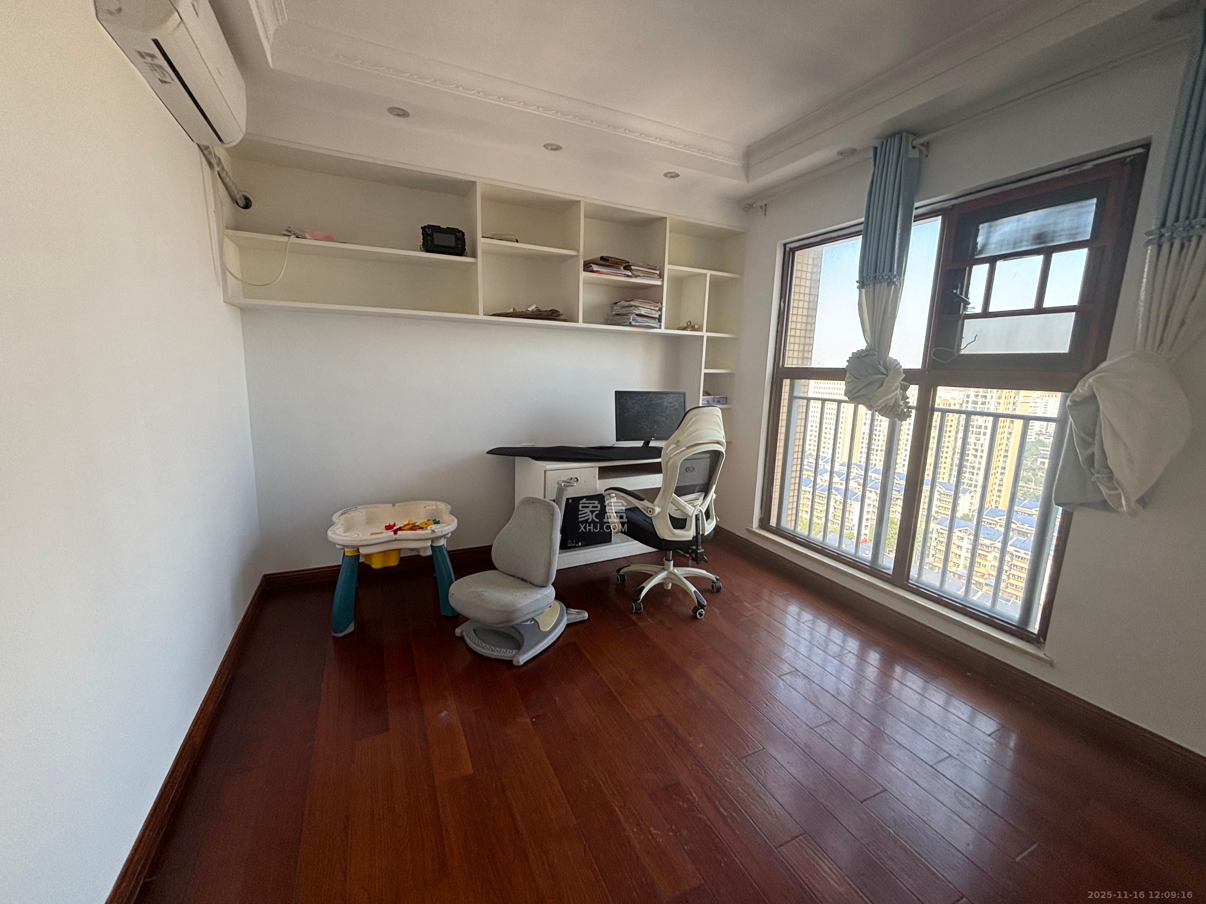 兰亭湾畔  3室2厅2卫    2800.0元/月室内图