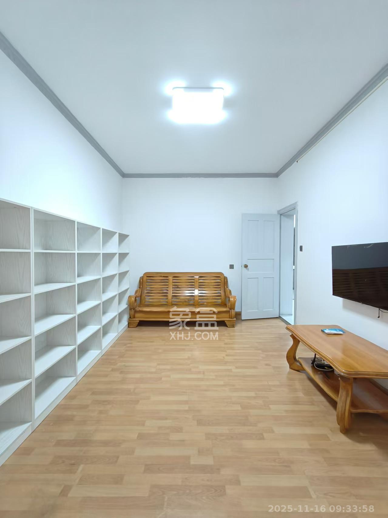 长勘小区 2室2厅1卫 2000.0元/月 长勘小区 2室2厅1卫 2000.0元/月室内图