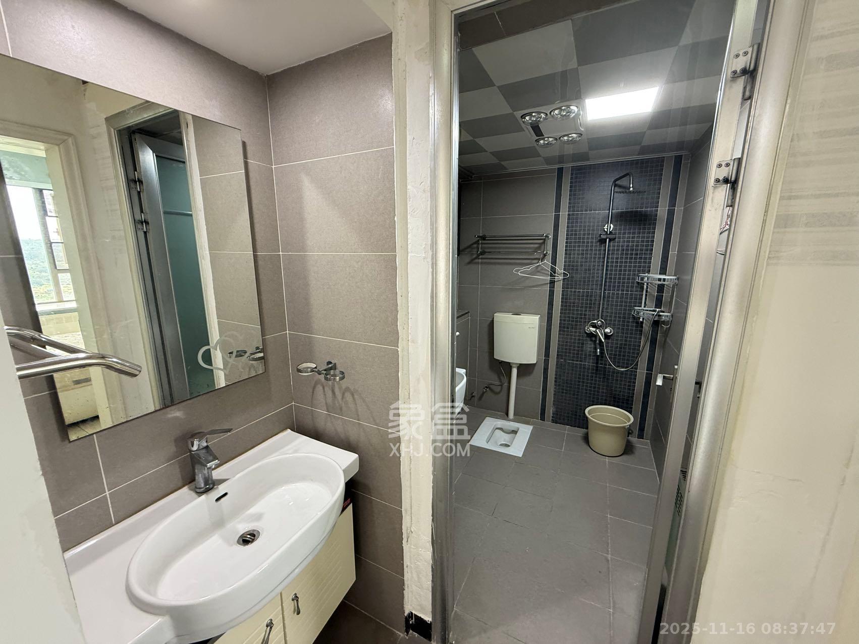 怡海星城  2室2厅1卫    1500.0元/月室内图