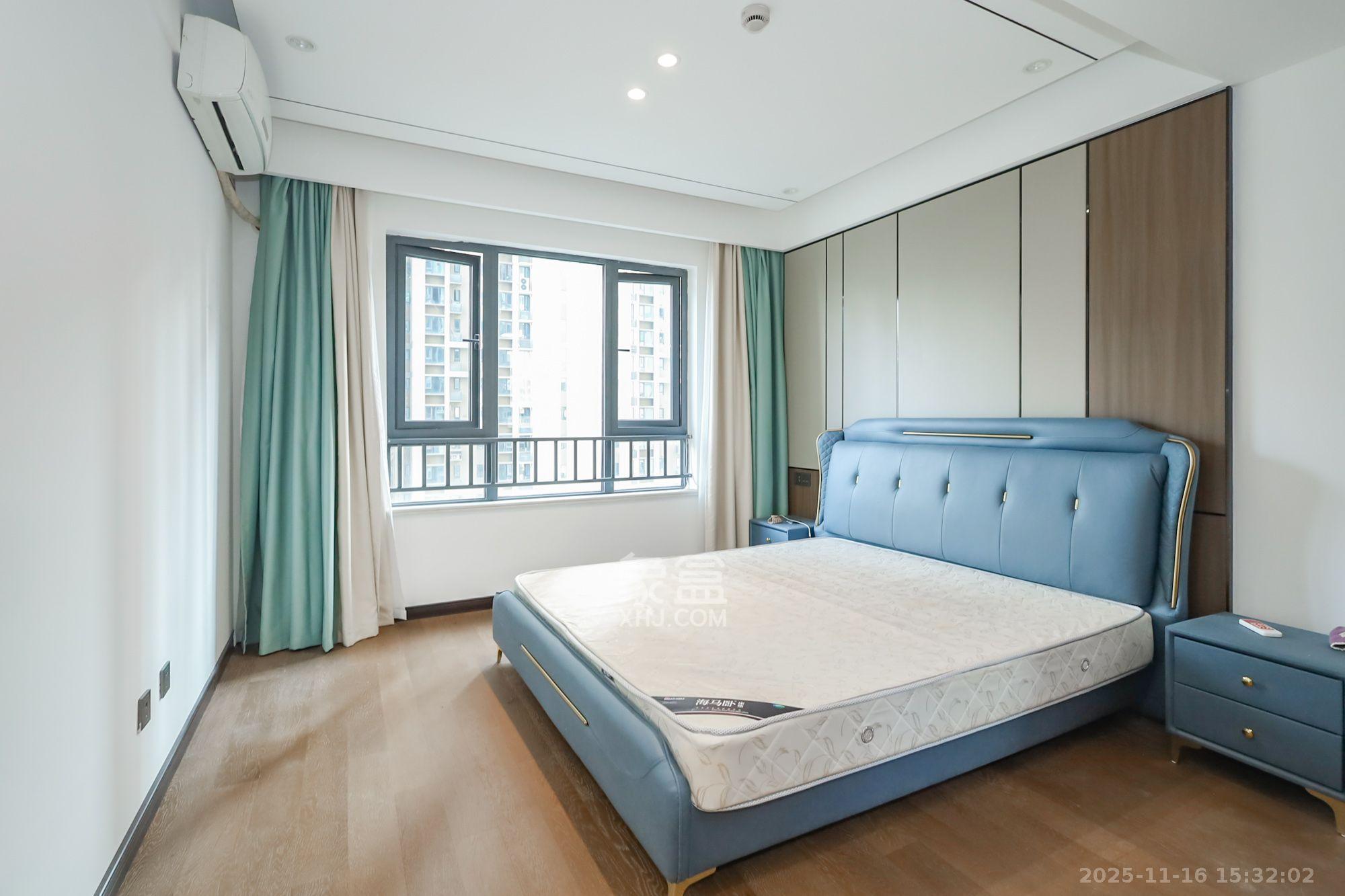 卓越中寰 4室2厅1卫 5500.0元/月 卓越中寰 4室2厅1卫 5500.0元/月室内图