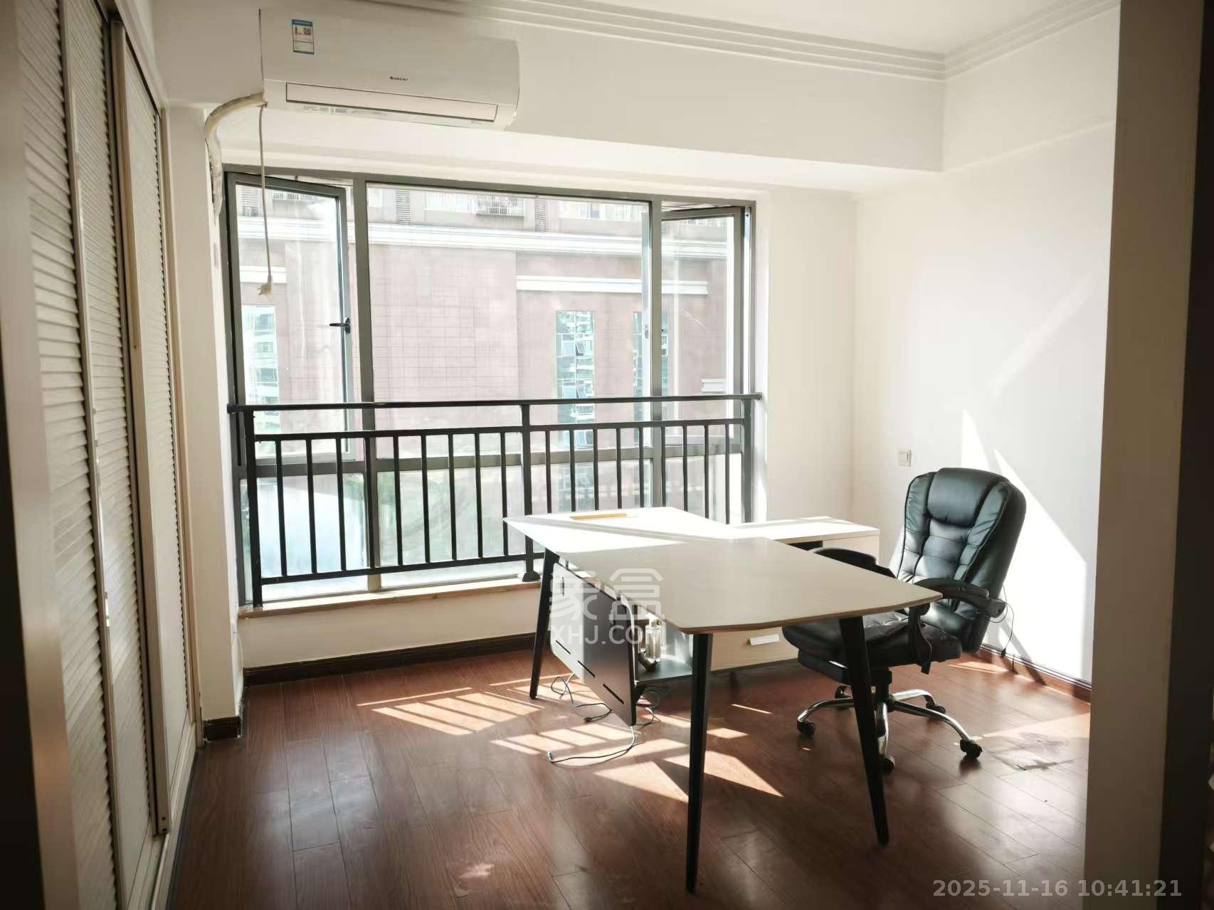 西子一间  1室1厅1卫    1600.0元/月室内图