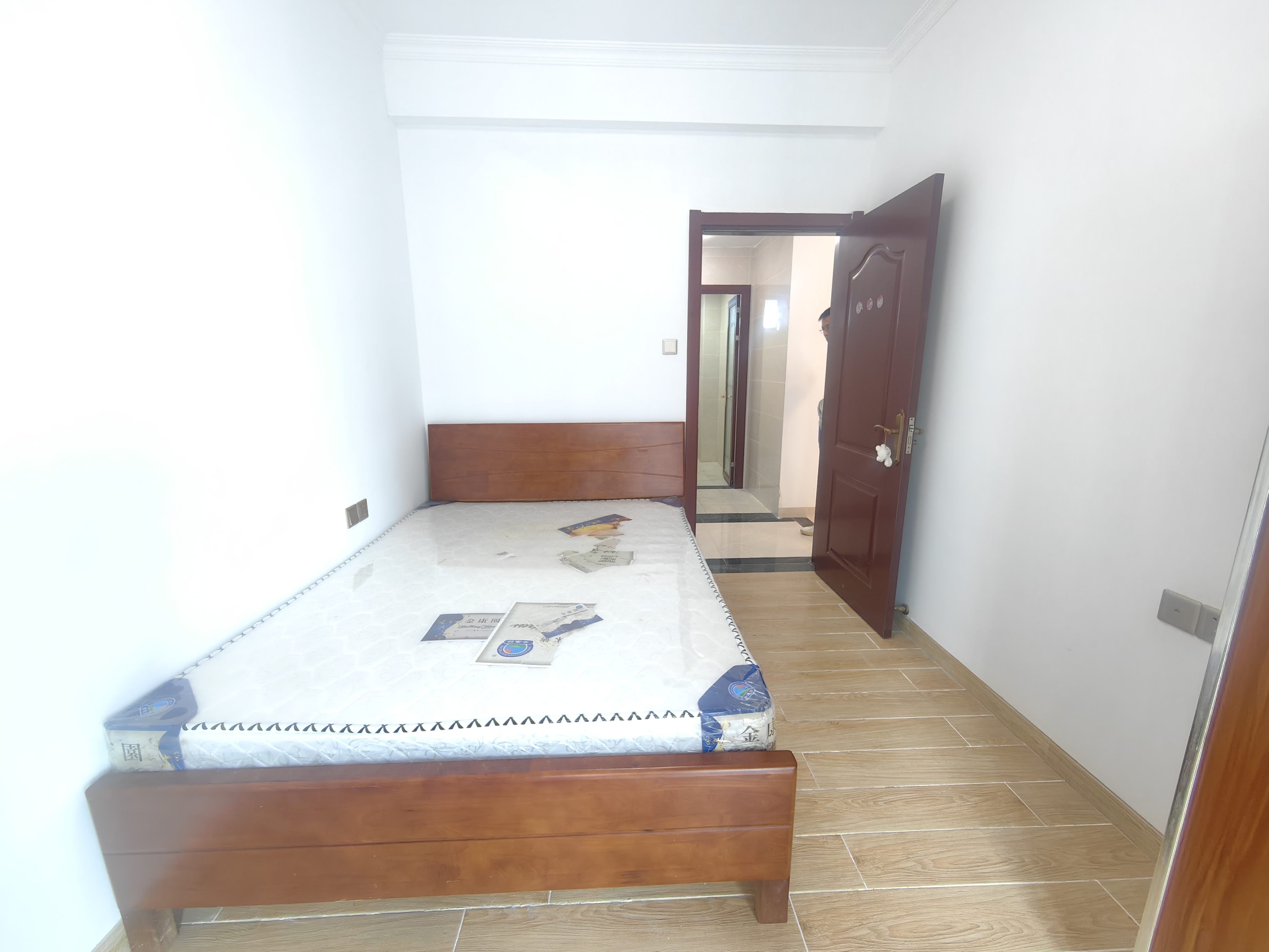 海湾花园  3室2厅2卫    3800.0元/月室内图