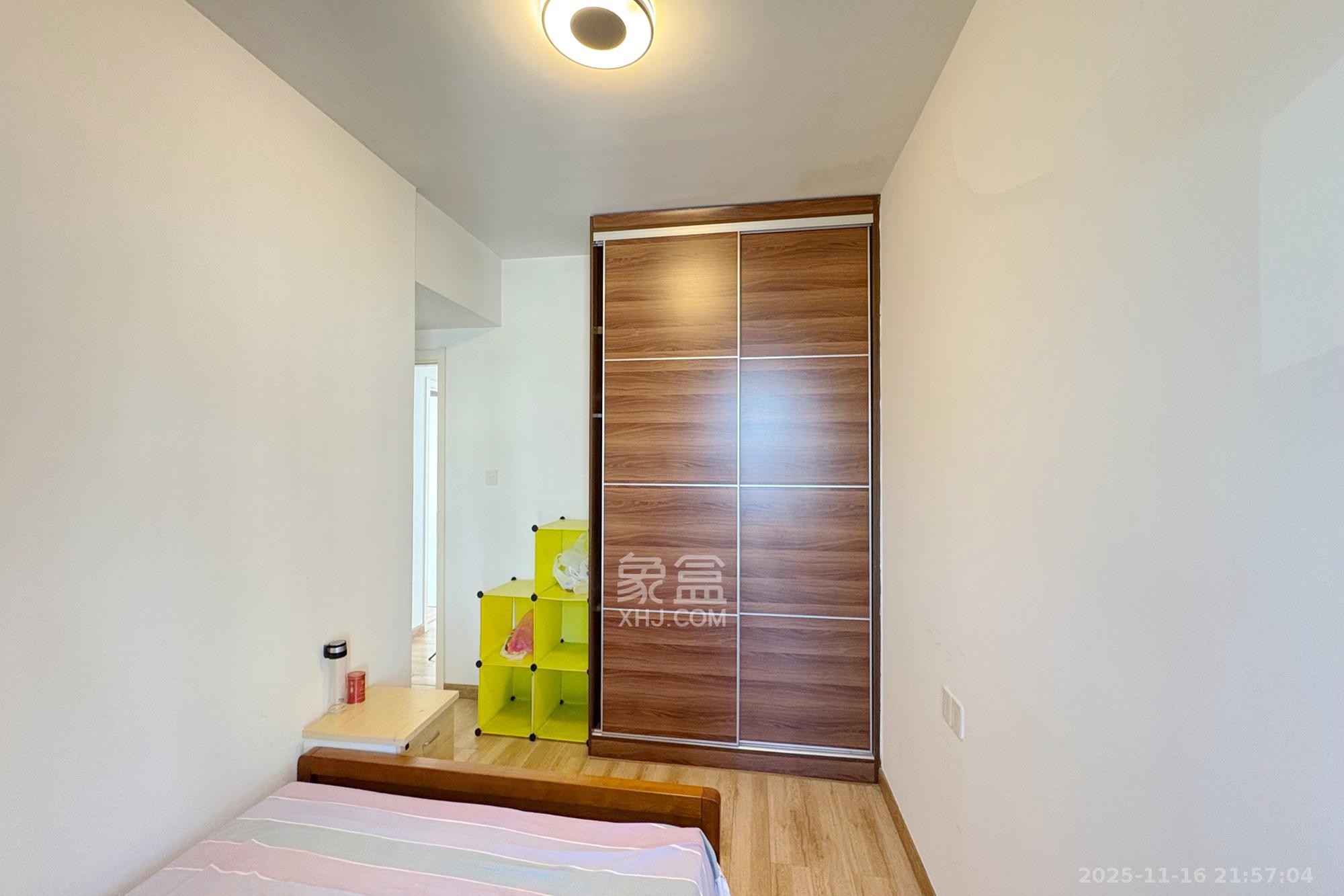 铂宫  3室2厅2卫    138.0万卧室