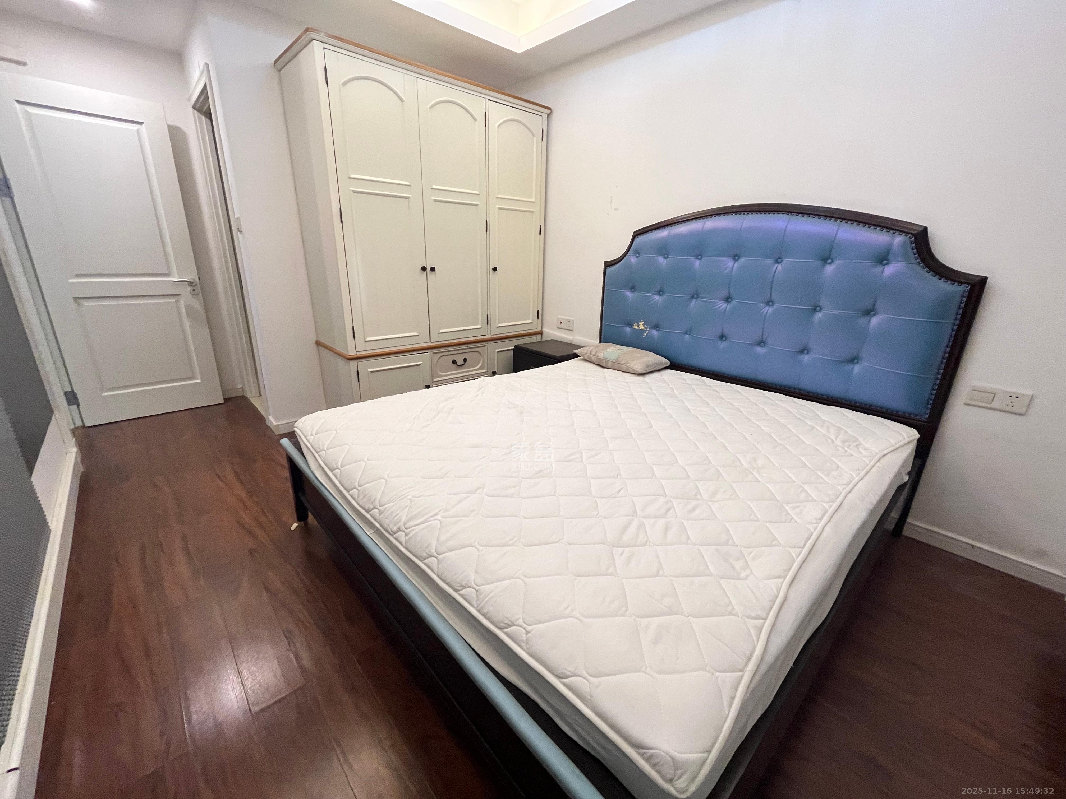 万科里金域国际  3室2厅2卫    3800.0元/月室内图