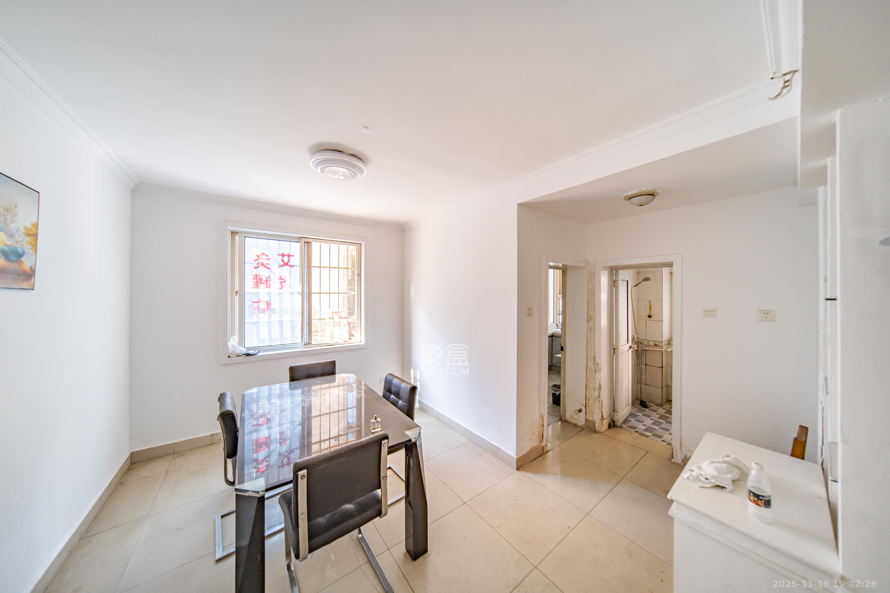 四方小区  3室2厅2卫    70.0万其他