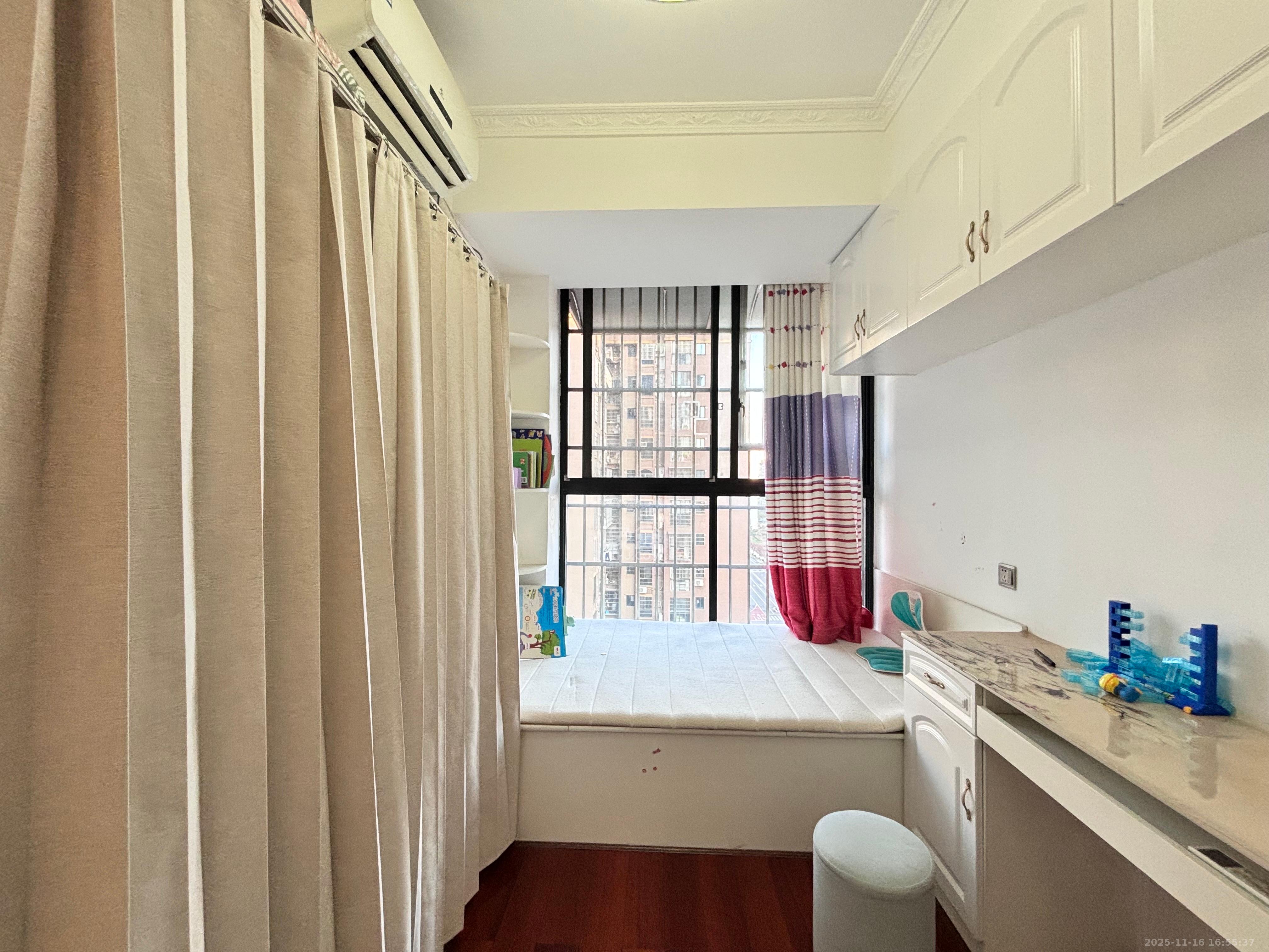 泰禹云开壹品  3室2厅2卫    2400.0元/月室内图