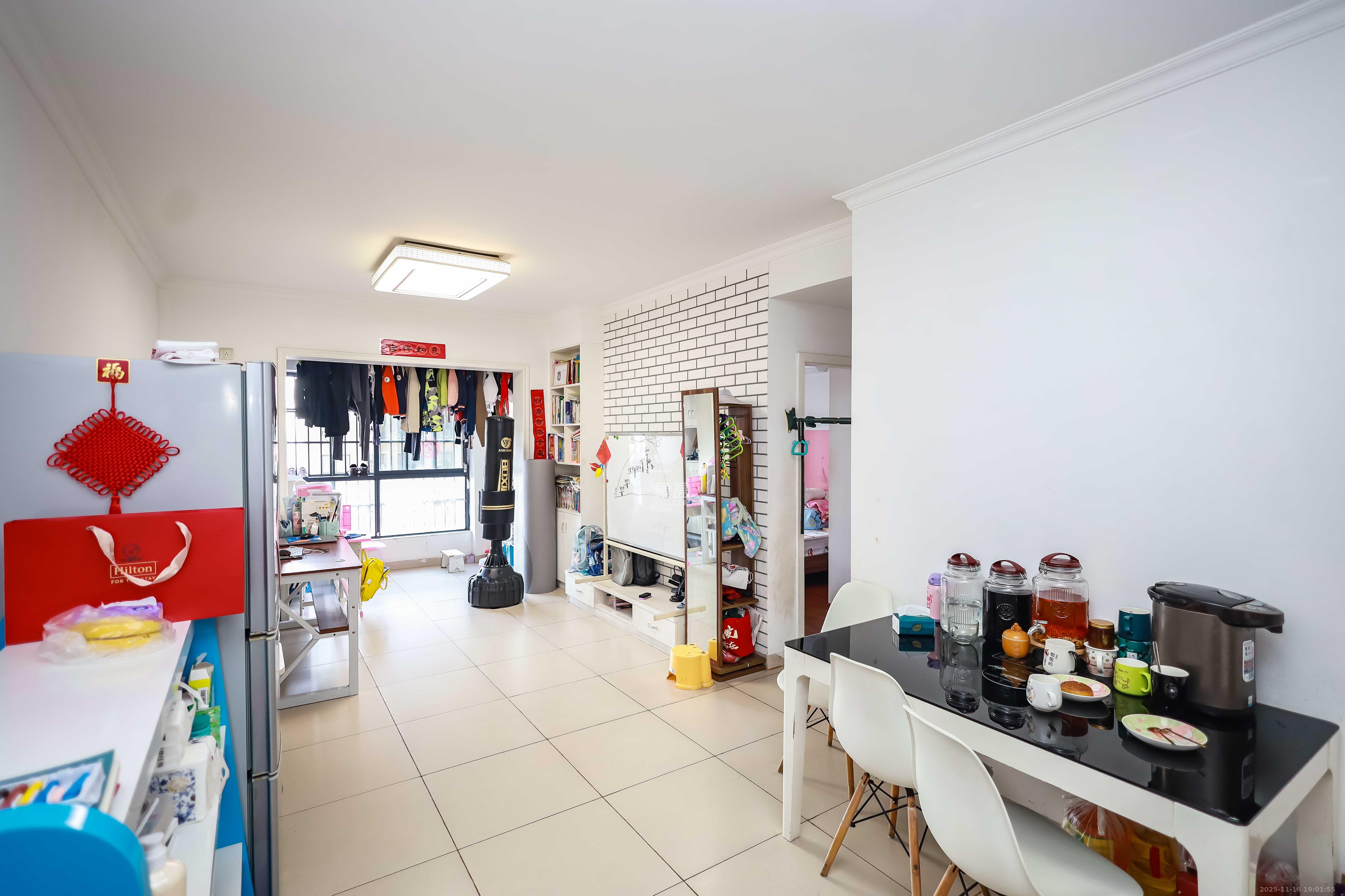 天麓尚层 3室2厅1卫 68.8万 天麓尚层 3室2厅1卫 68.8万客厅