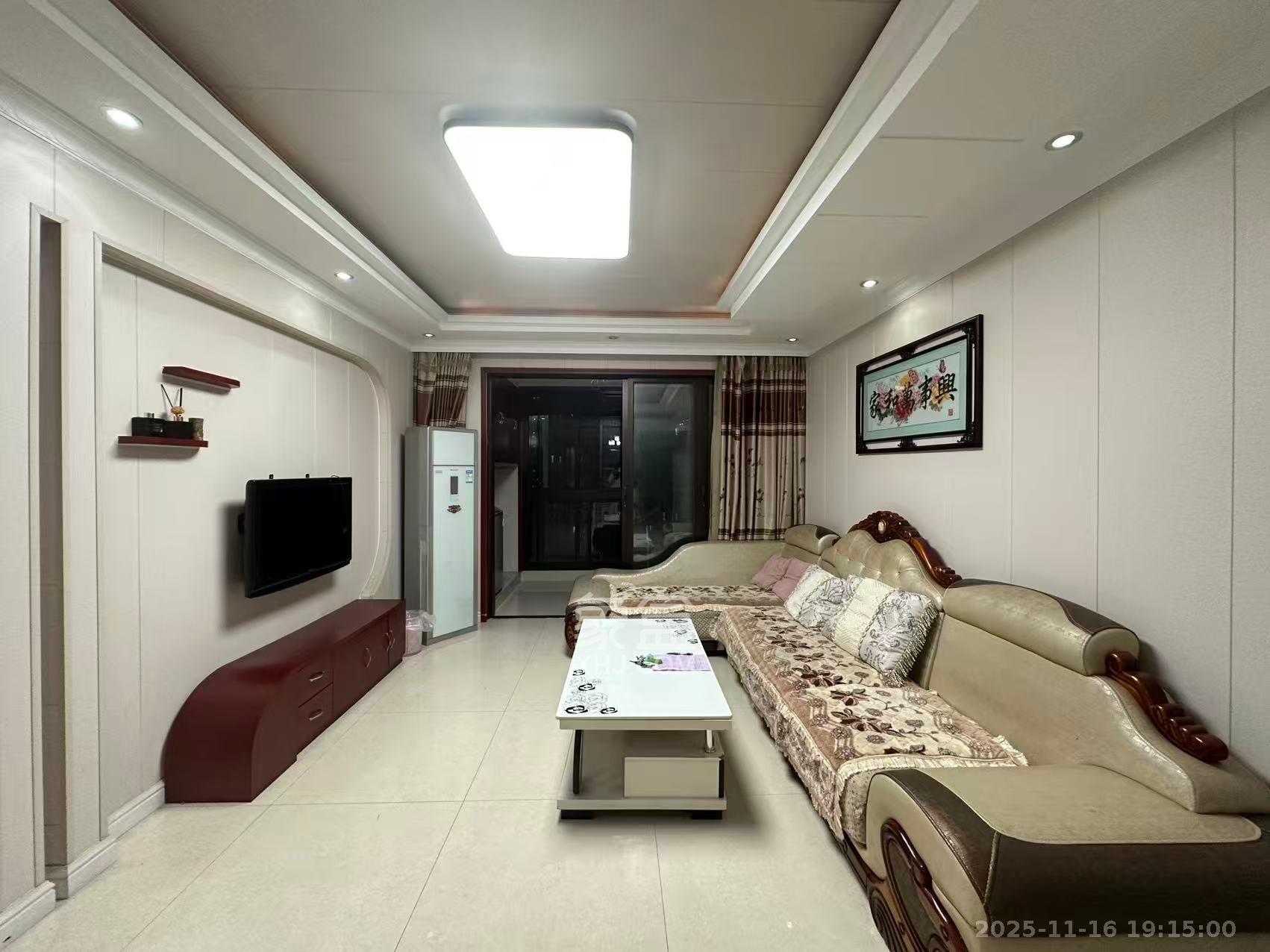 华润凤凰城三期  3室2厅1卫    1800.0元/月