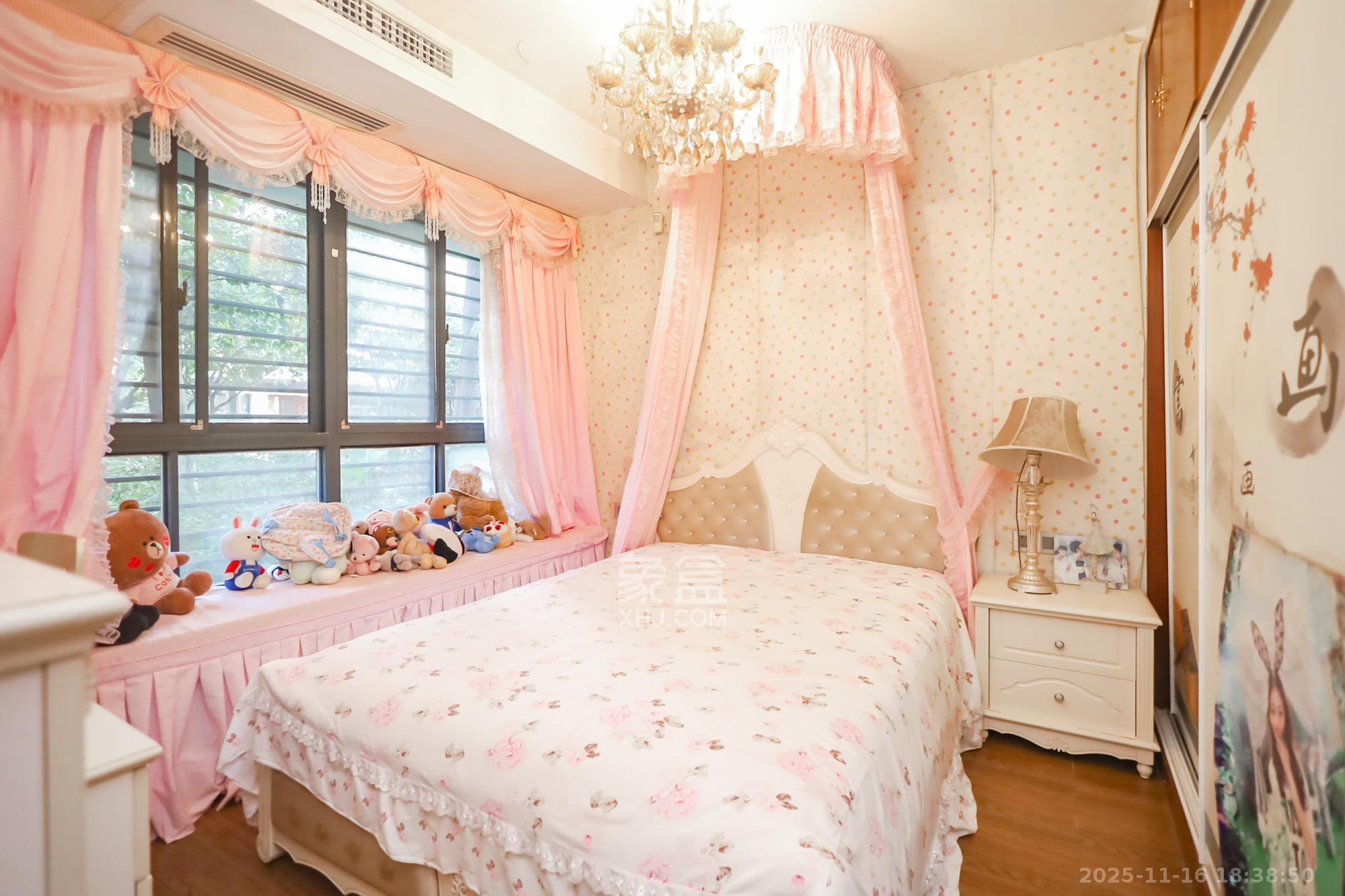 西山汇景一、二期  4室2厅2卫    356.0万卧室