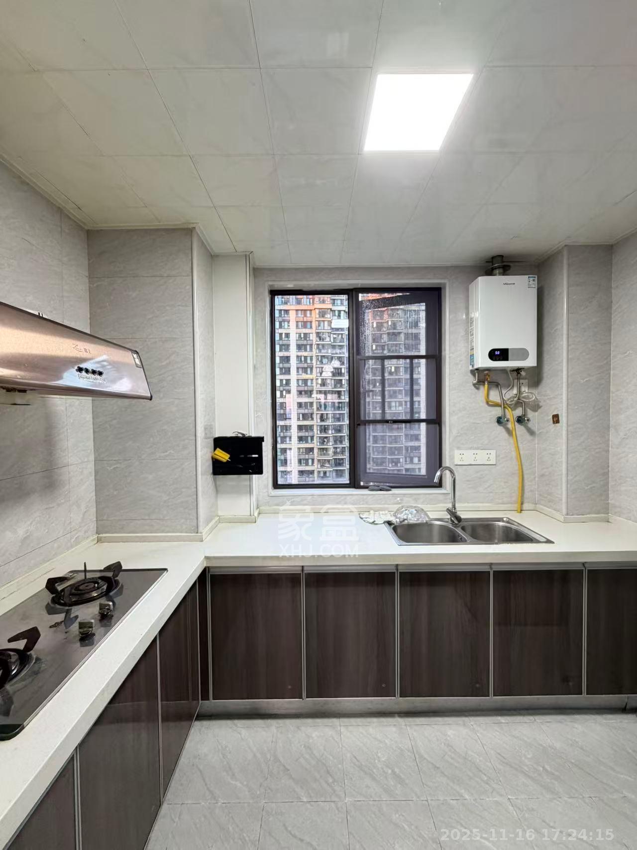 龙湖碧桂园天宸原著  4室2厅2卫    3800.0元/月室内图