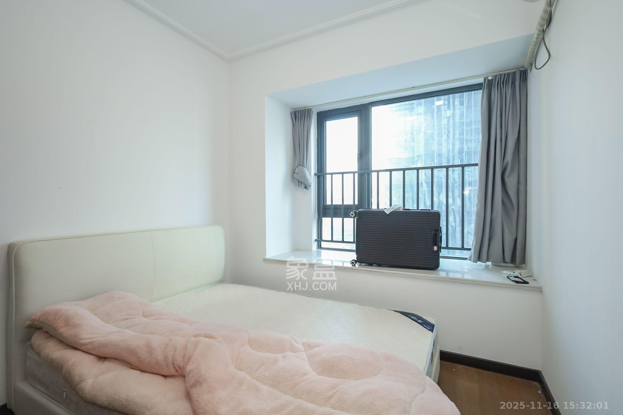 卓越中寰 4室2厅1卫 5500.0元/月 卓越中寰 4室2厅1卫 5500.0元/月室内图