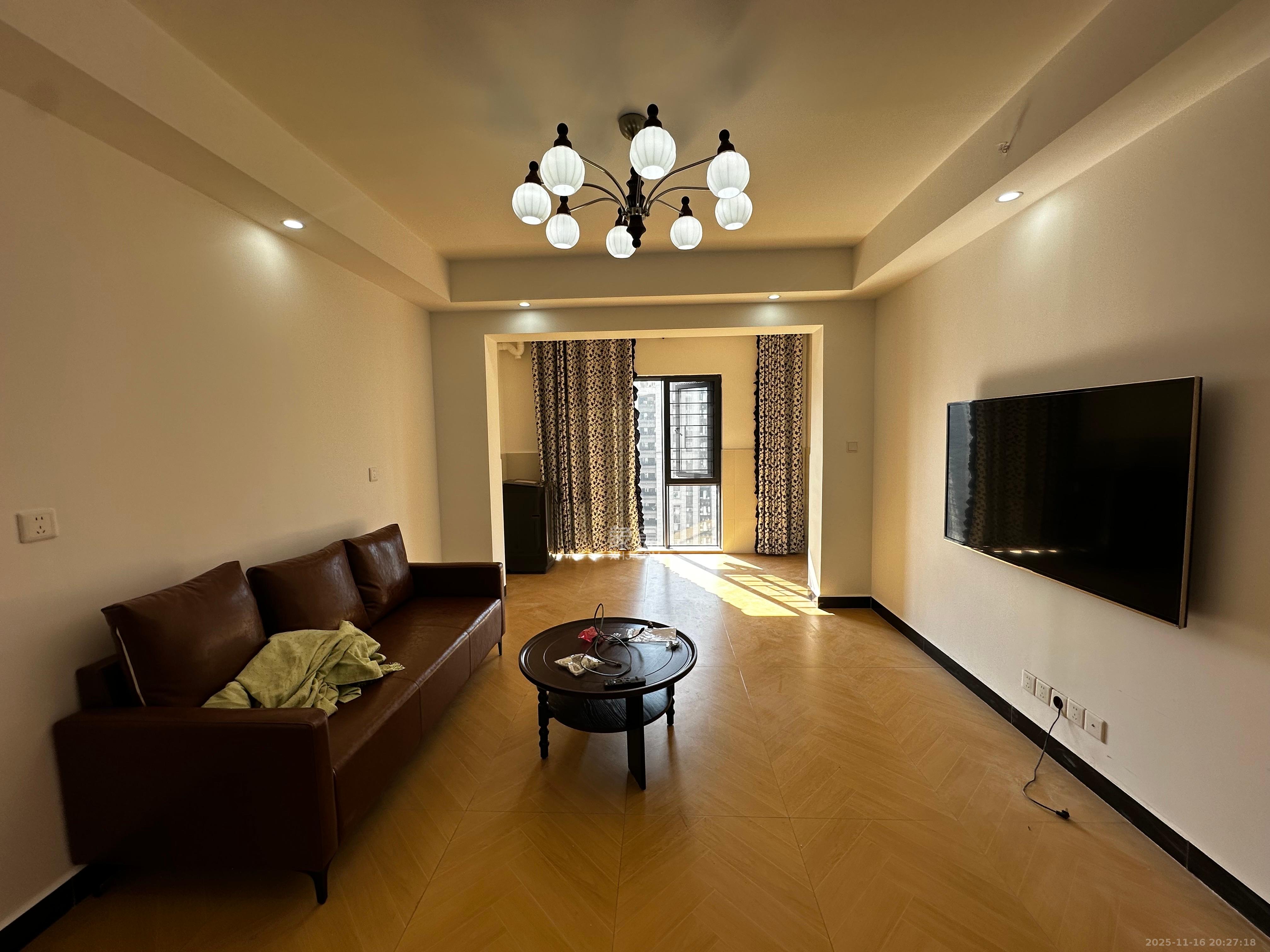 阳光城尚东湾愉景苑 3室2厅1卫 2500.0元/月 阳光城尚东湾愉景苑 3室2厅1卫 2500.0元/月室内图