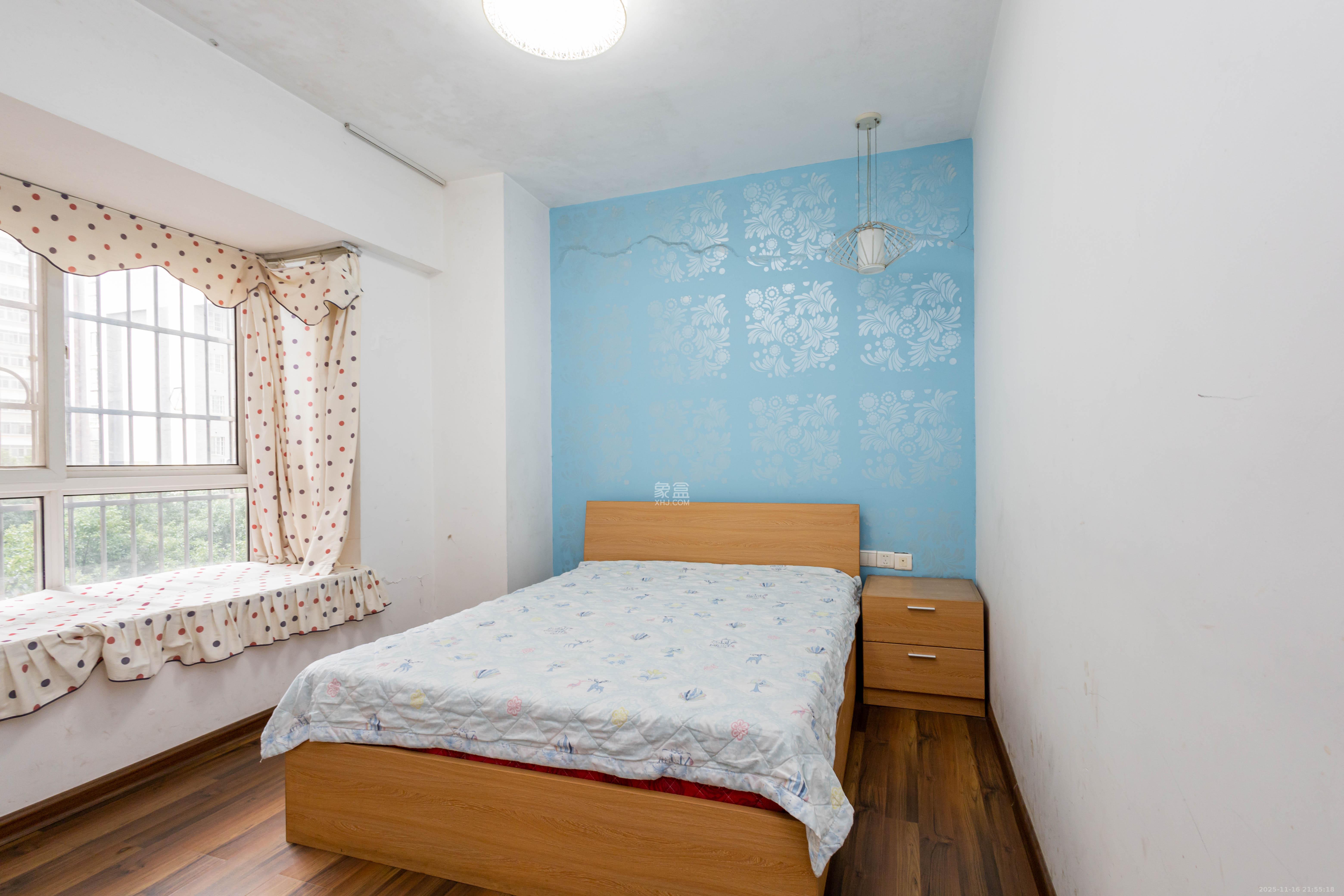 未来蜂巢  3室2厅1卫    42.0万卧室