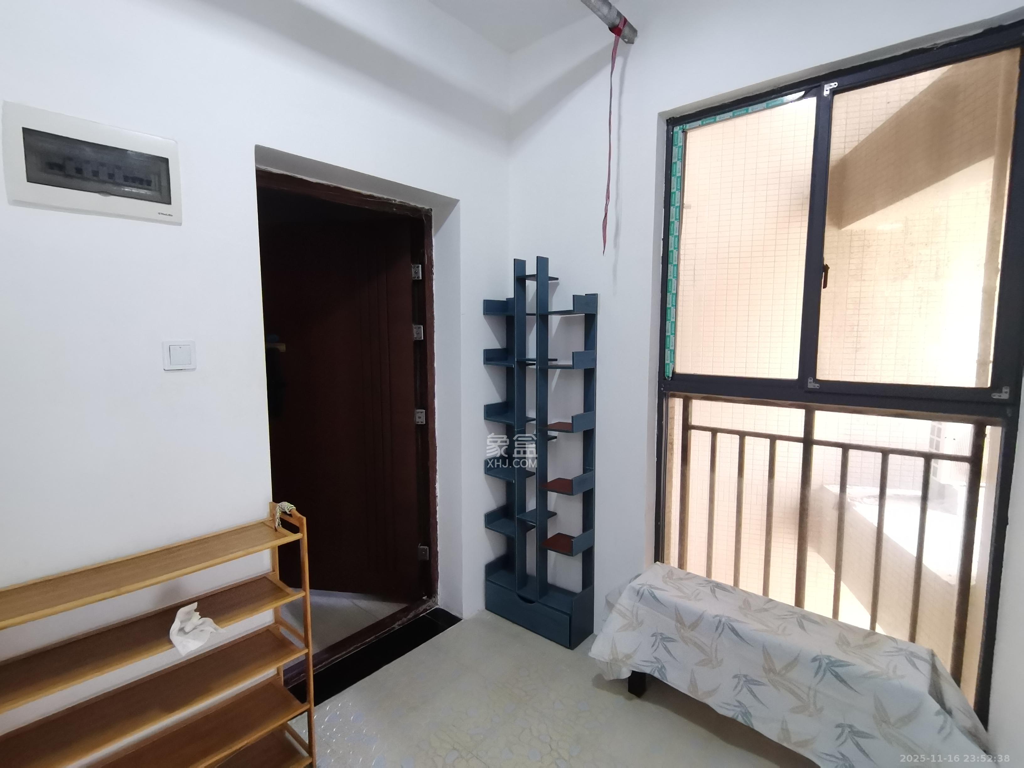 泊爱蓝湾  2室1厅1卫    2350.0元/月室内图