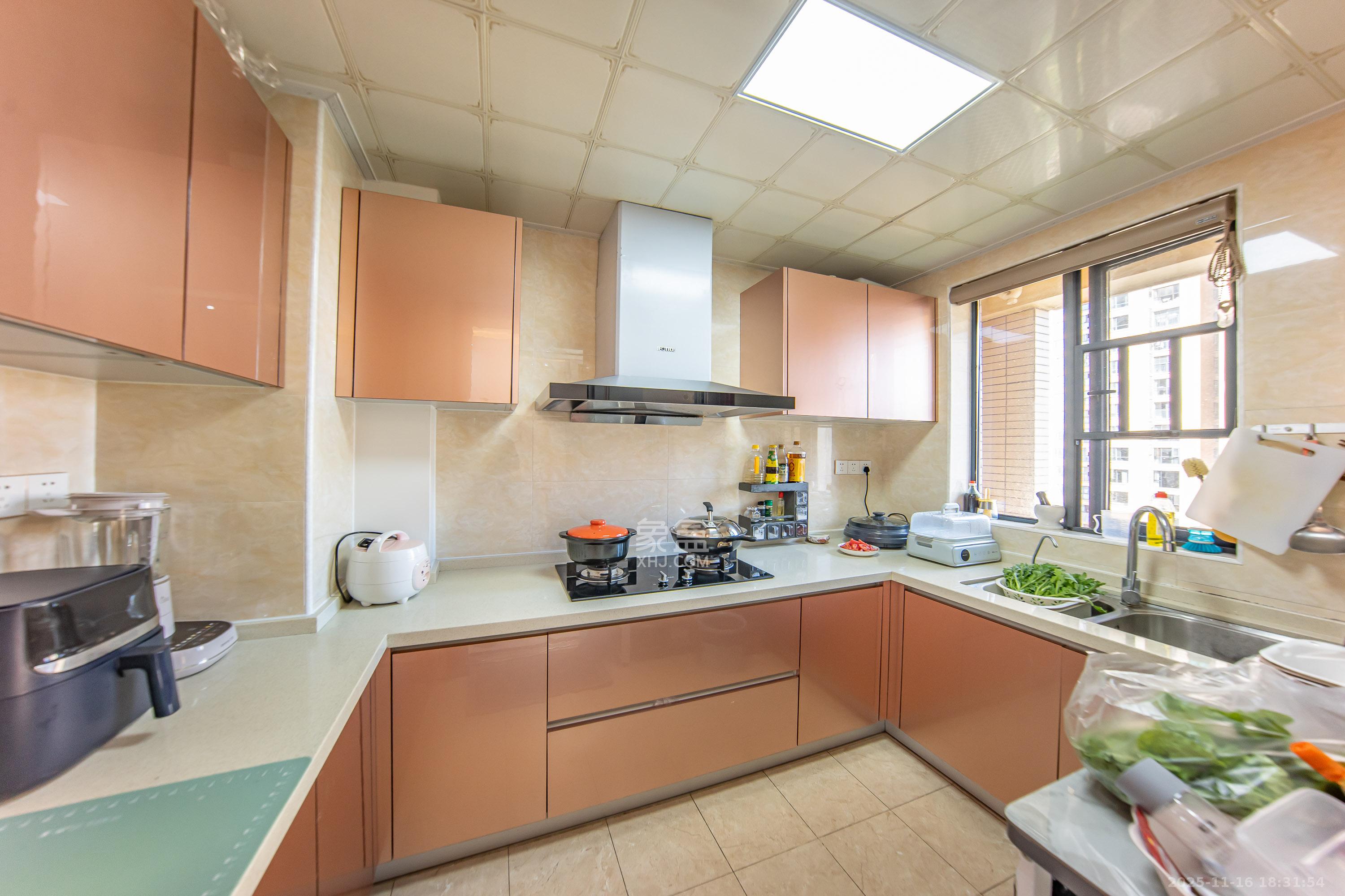 湘熙水郡(观澜海赋家园) 4室2厅2卫 170.0万 湘熙水郡(观澜海赋家园) 4室2厅2卫 170.0万厨房