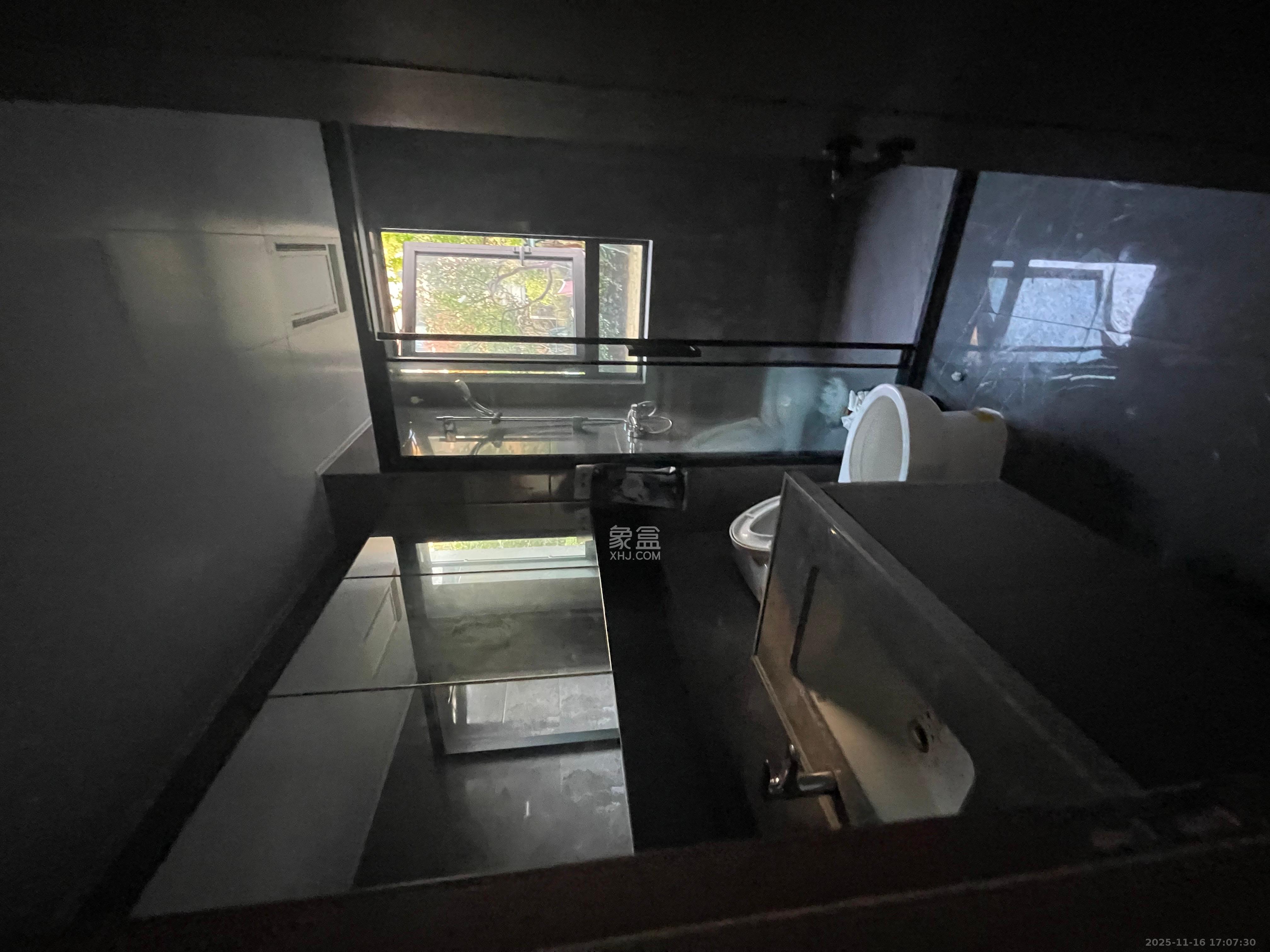 中海寰宇天下  5室2厅2卫    3200.0元/月室内图