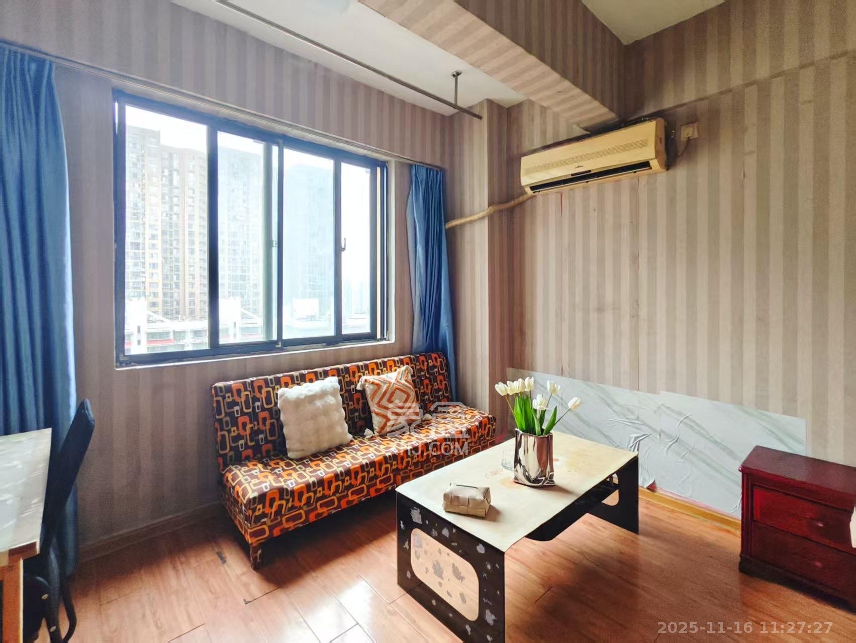 阳光锦城  1室1厅1卫    1300.0元/月室内图