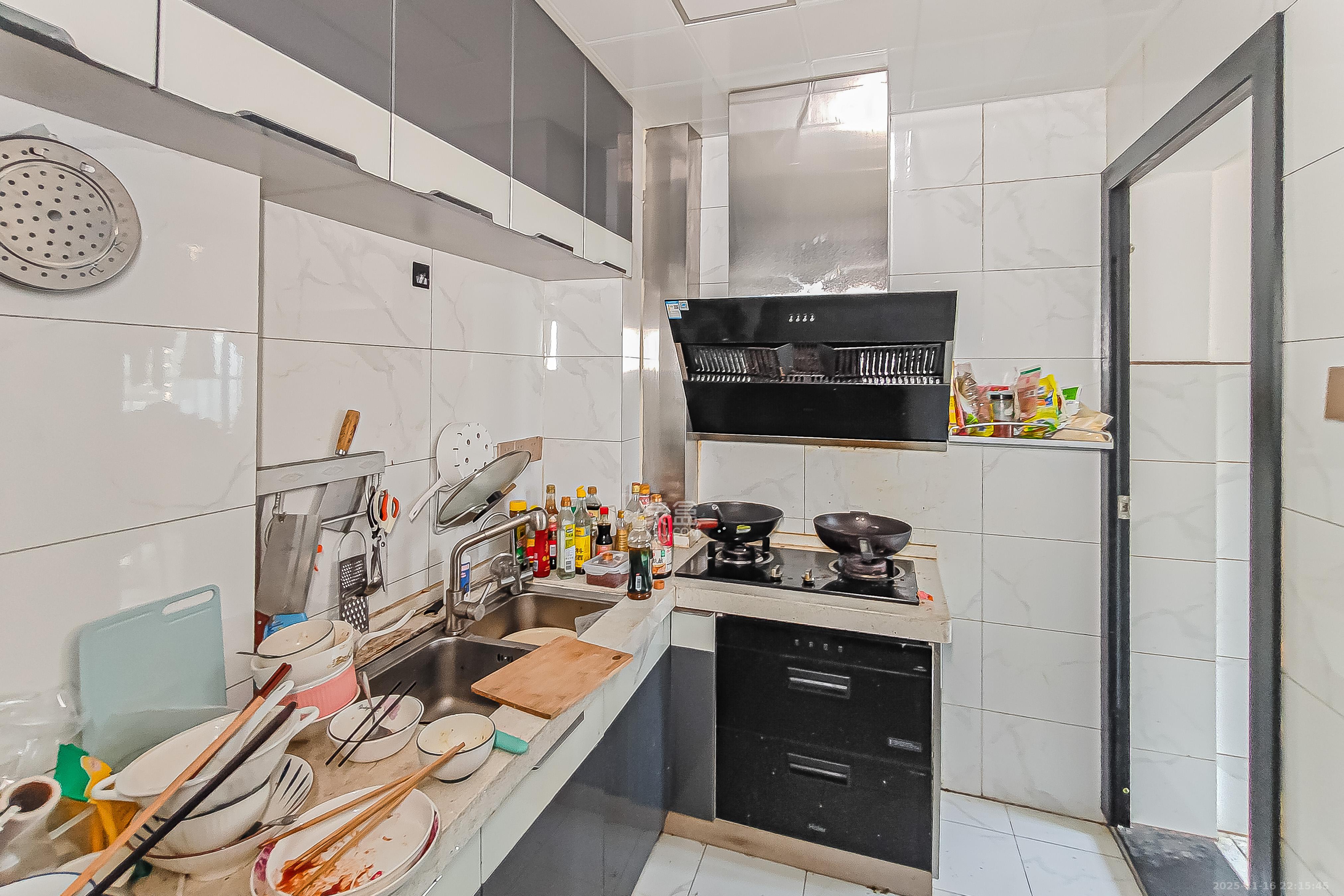 江南华府 3室2厅1卫 90.0万 江南华府 3室2厅1卫 90.0万厨房