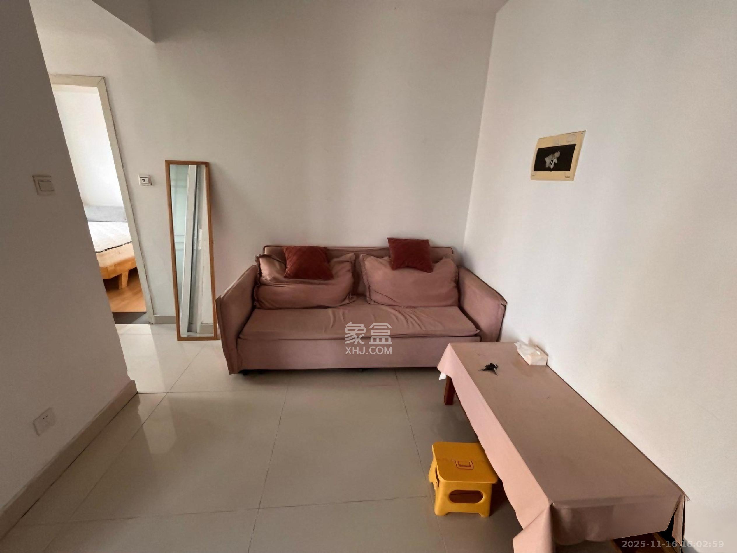 锦湘国际星城三期（锦绣苑）  1室1厅1卫    1700.0元/月