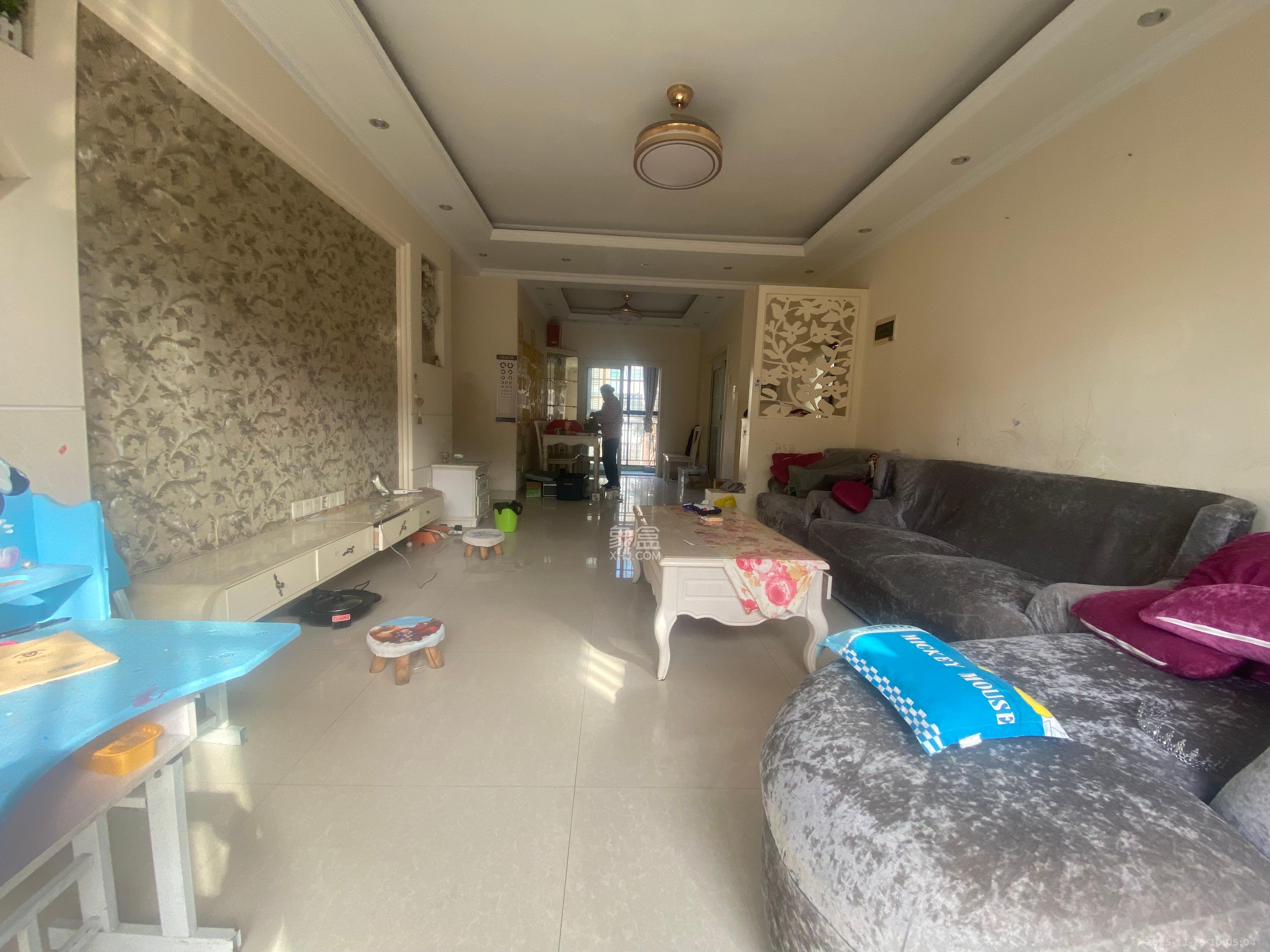 山水湾  3室2厅2卫    2200.0元/月室内图