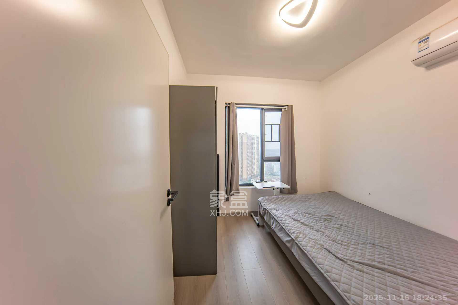 蔷薇国际 3室1厅1卫 2200.0元/月 蔷薇国际 3室1厅1卫 2200.0元/月室内图