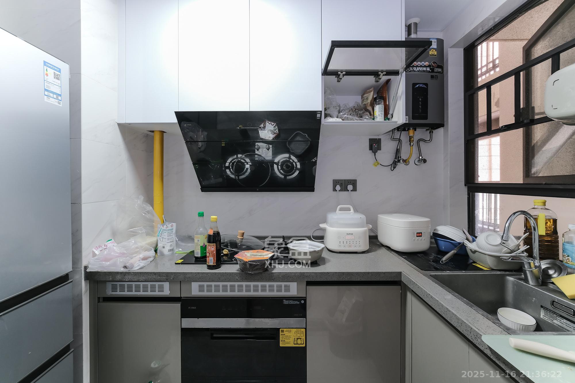 荣盛锦绣学府 3室2厅2卫 95.0万 荣盛锦绣学府 3室2厅2卫 95.0万厨房